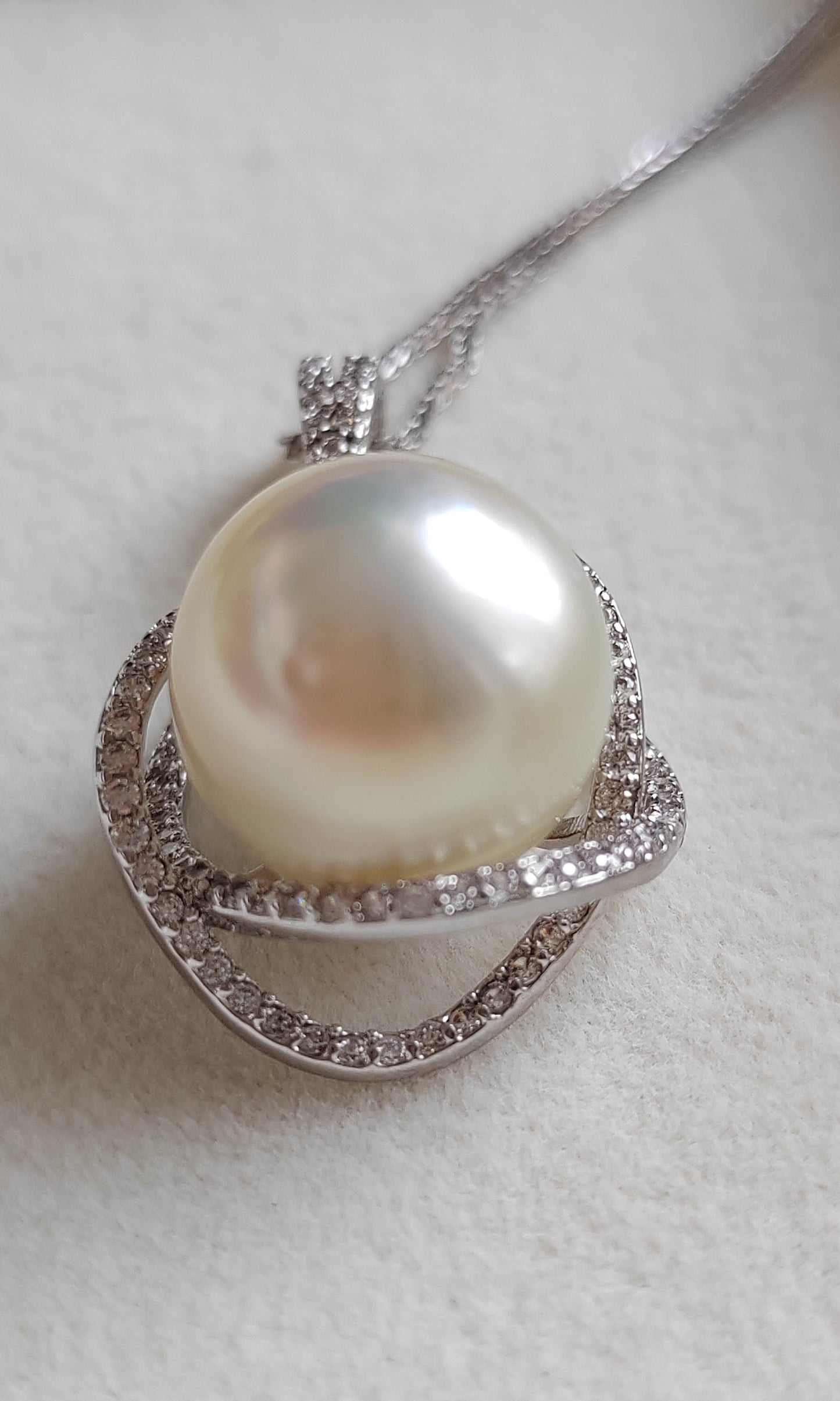 14.1mm Genuine south sea pearl classic pendant