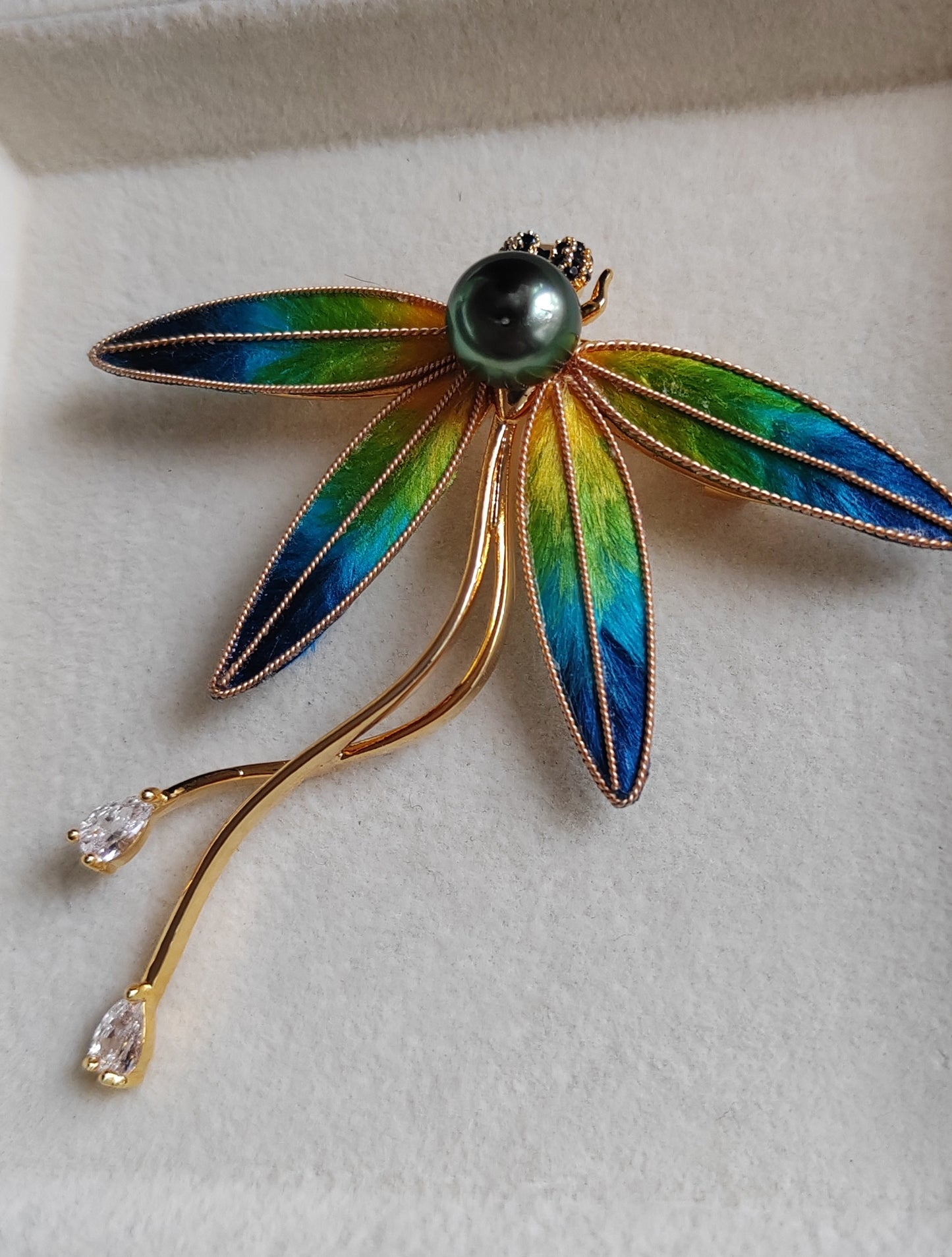 'Dragonfly' Genuine Tahitian sea pearl 9.3mm brooch