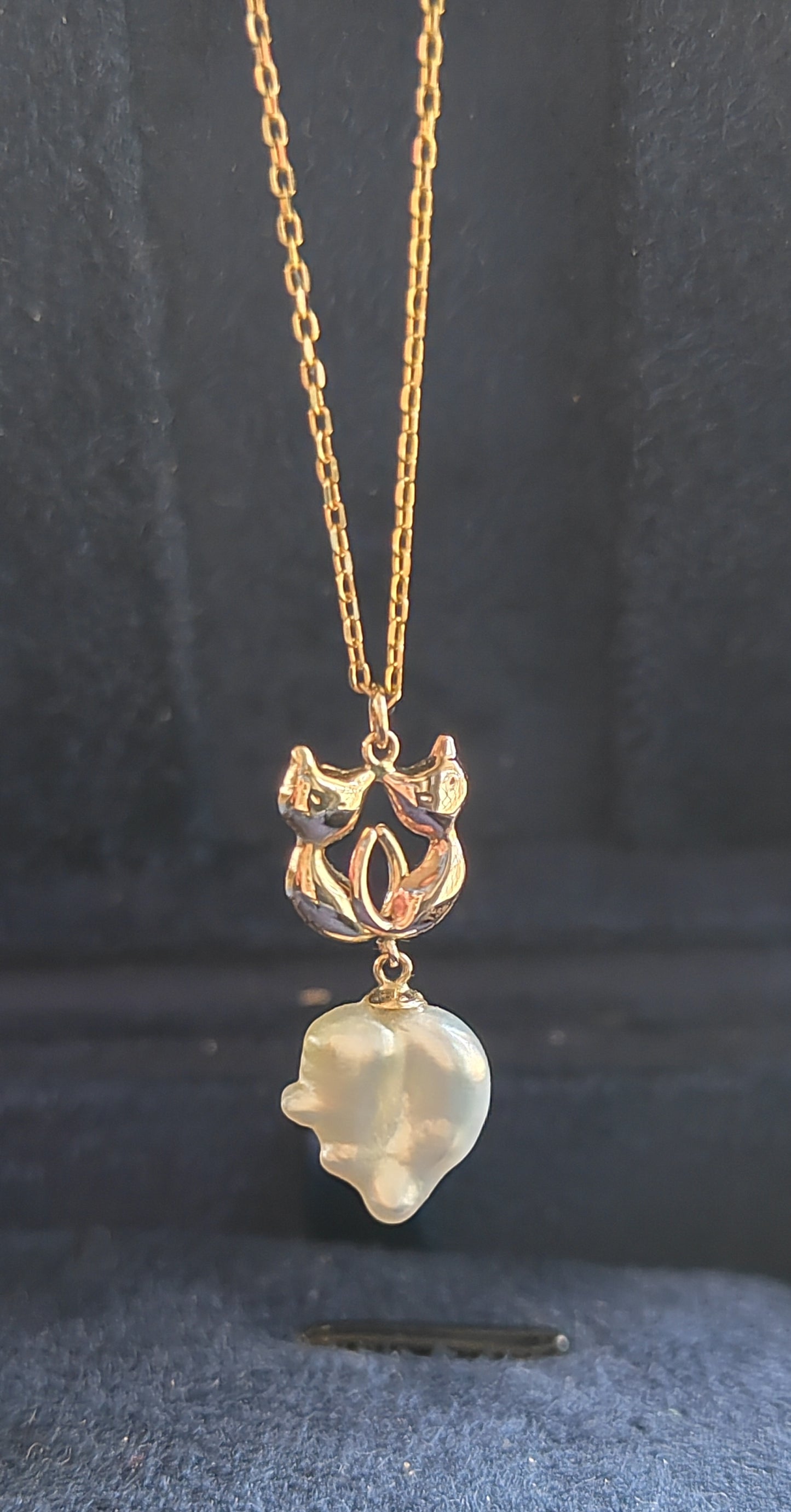 'Wild' Genuine Australian south sea Keshi 'Love cat' 10k necklace