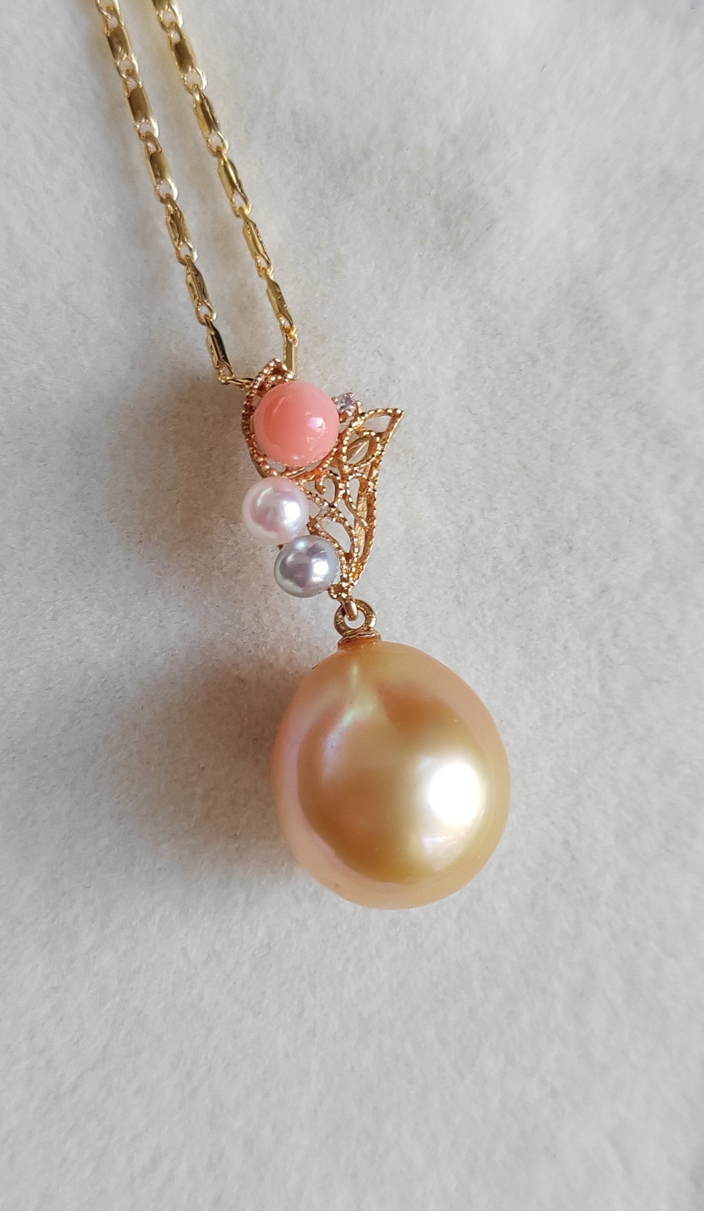 'Sunset' 18k gold diamond pendant genuine golden south sea pearl and Coral
