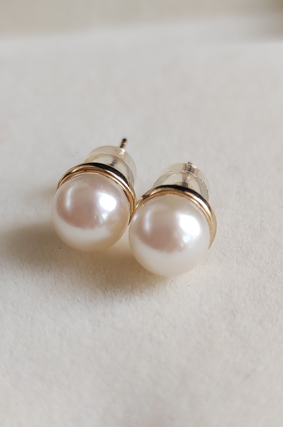 10k gold earrings genuine Japanese akoya pearls round 7mm