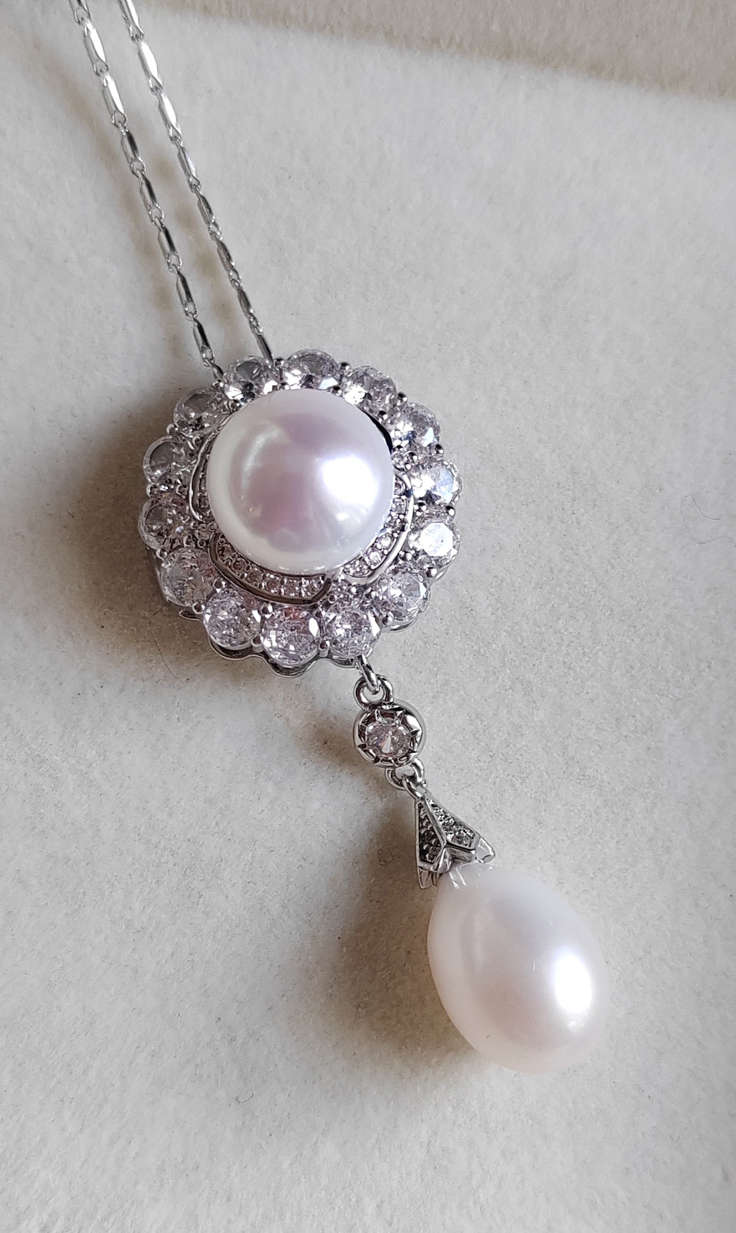 Elegant French style brooch & necklace genuine freshwater pearls 9.8-10.9mm