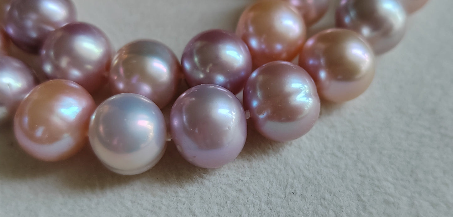 'Rainbow' necklace 10.8-13mm Genuine freshwater pearls