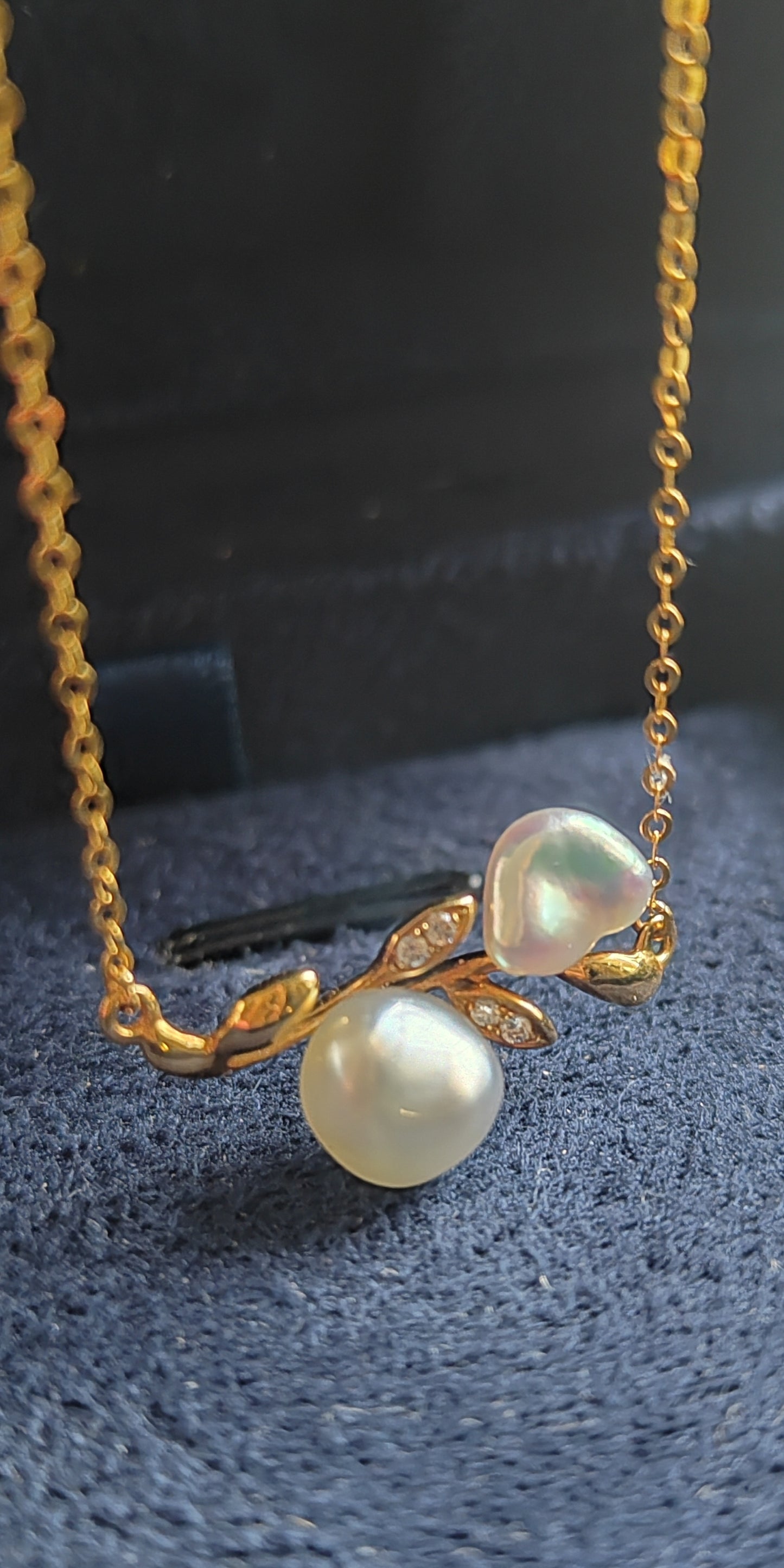 'Blooming flowers' 18k gold necklace genuine south sea Keshi pearls 2.3ct