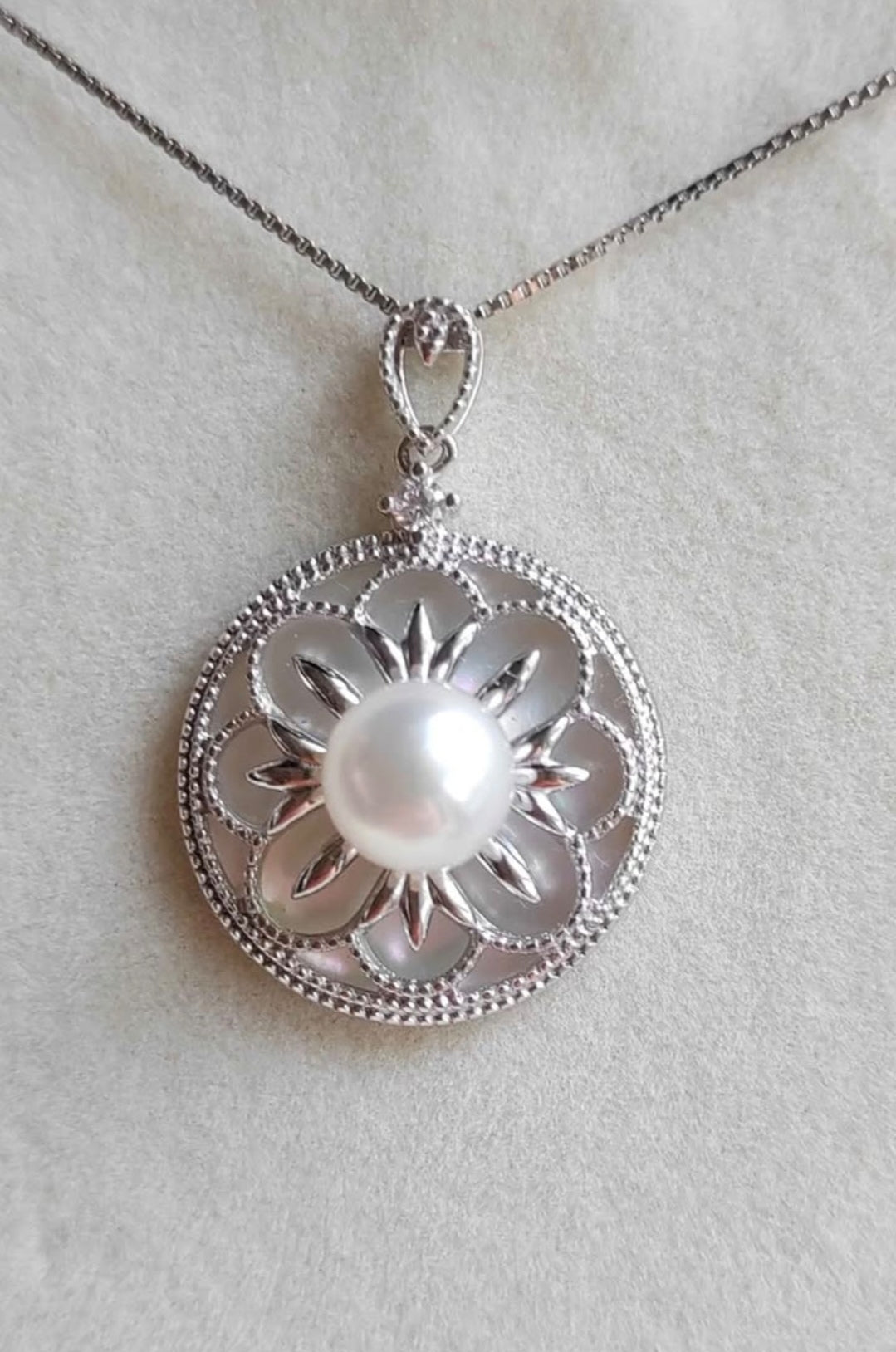 Genuine Japanese akoya pearl & mother of pearl necklace