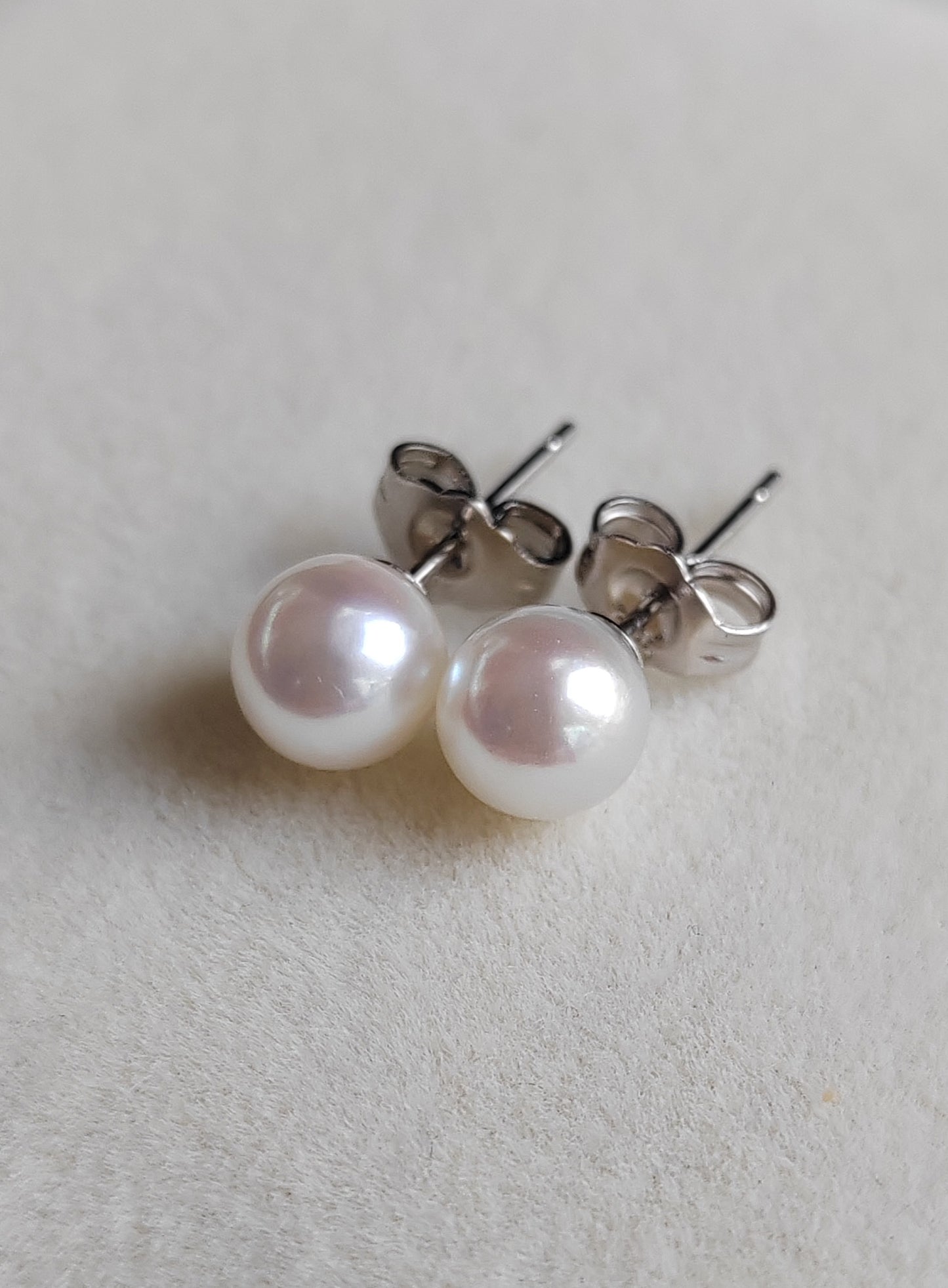 5.5-6mm Genuine Akoya Saltwater pearls every day earrings studs