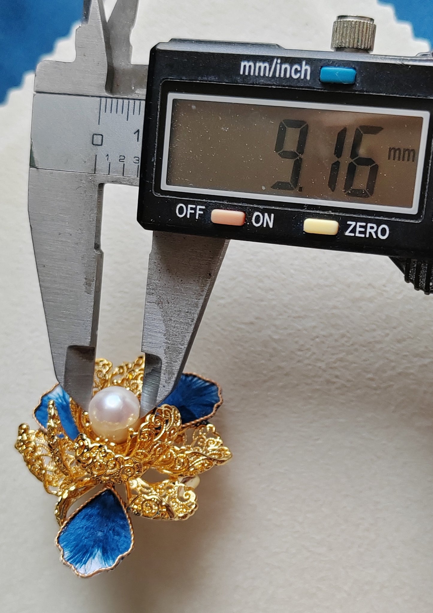 'Peony' brooch /pendant genuine south sea white pearl 9.1mm