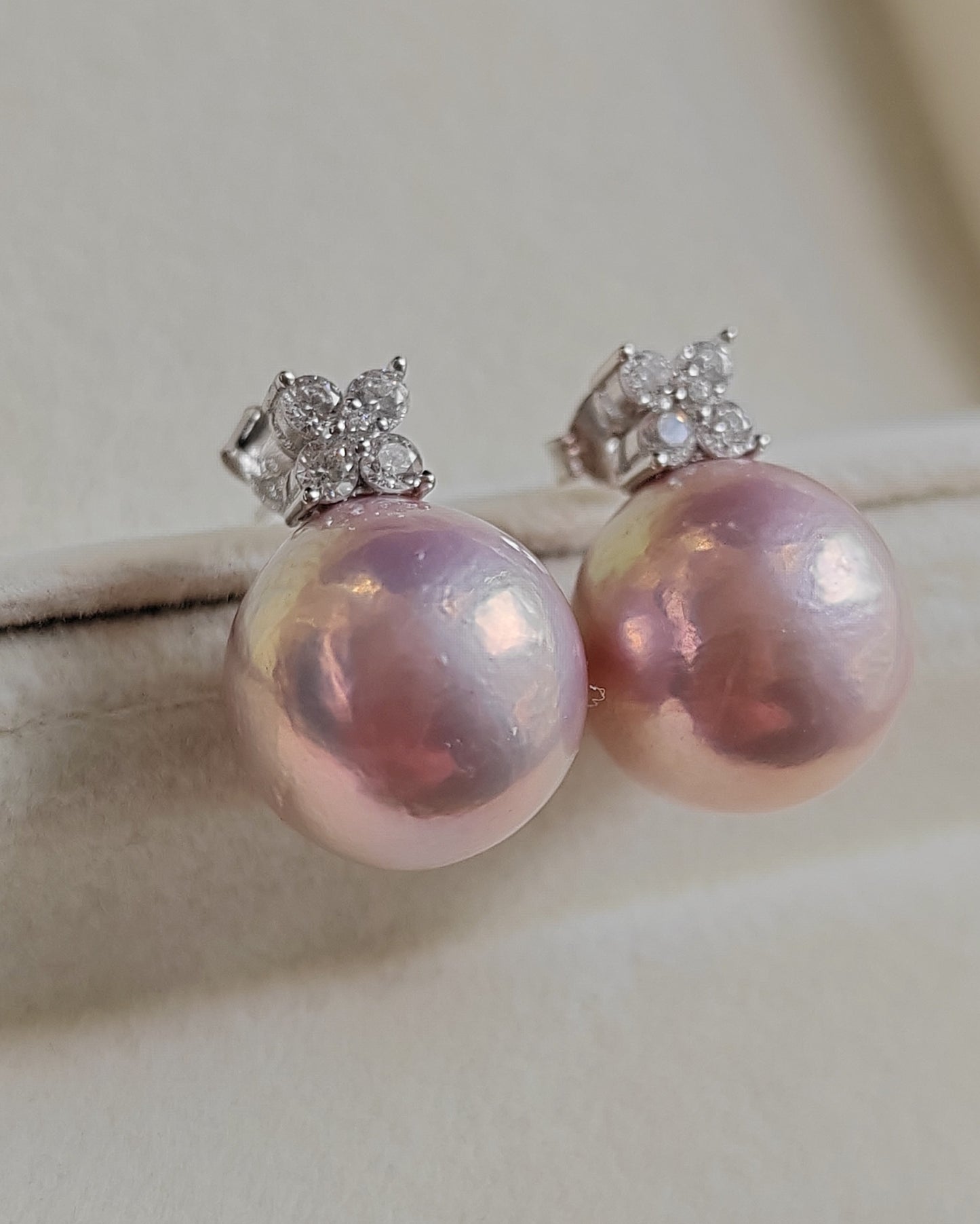 'Silver Clovers' jewelry set Genuine freshwater pearls 13-13.4mm