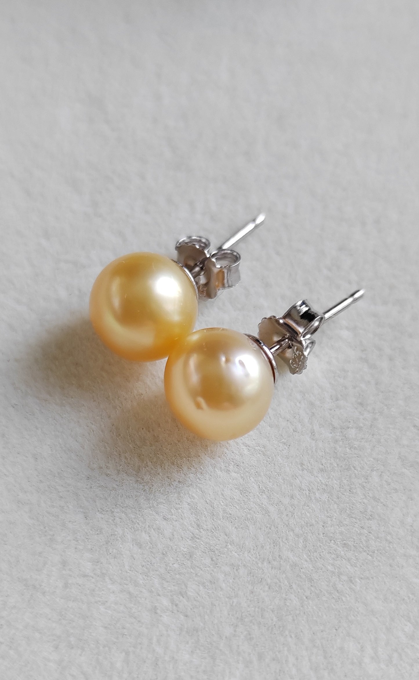 8.8mm Genuine golden south sea pearls Essential earrings studs