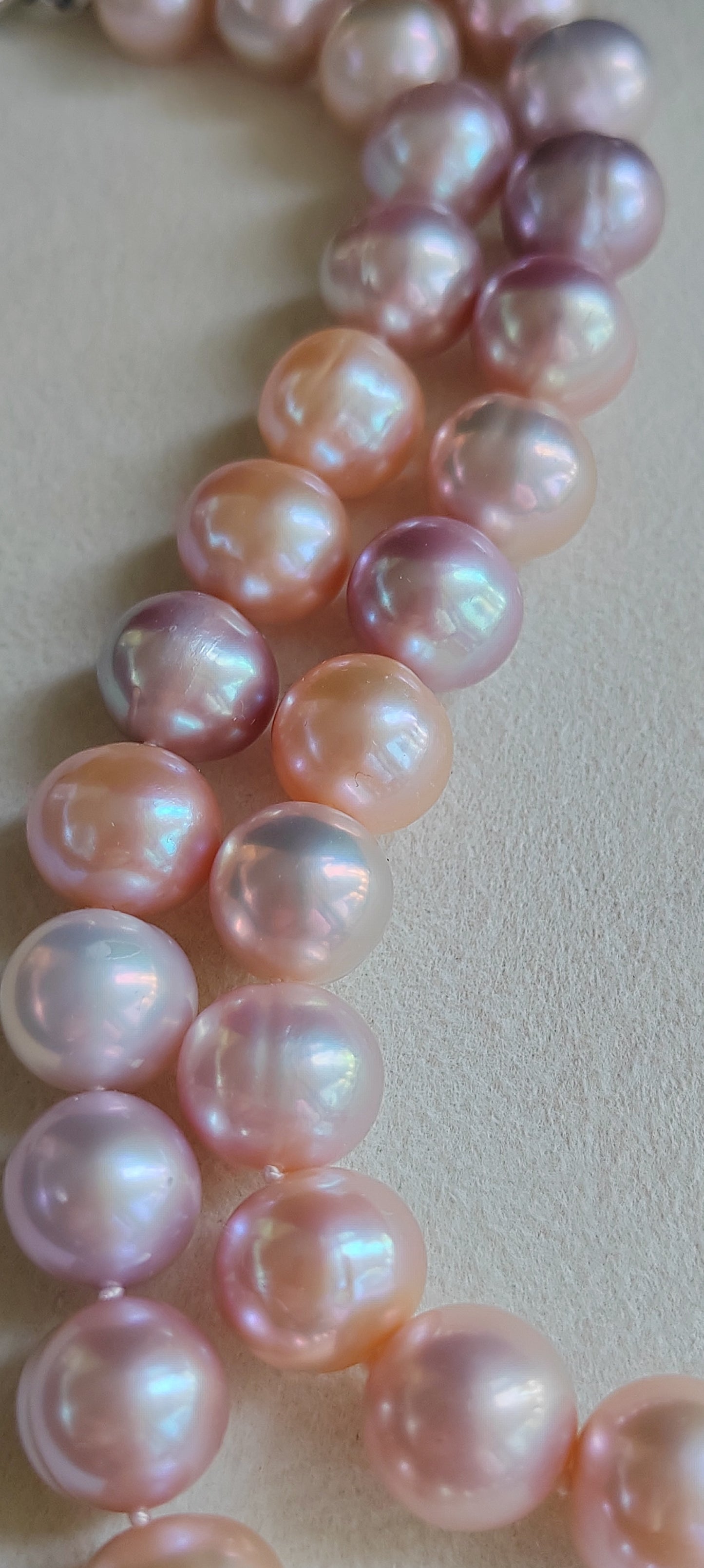 'Rainbow' necklace 10.8-13mm Genuine freshwater pearls