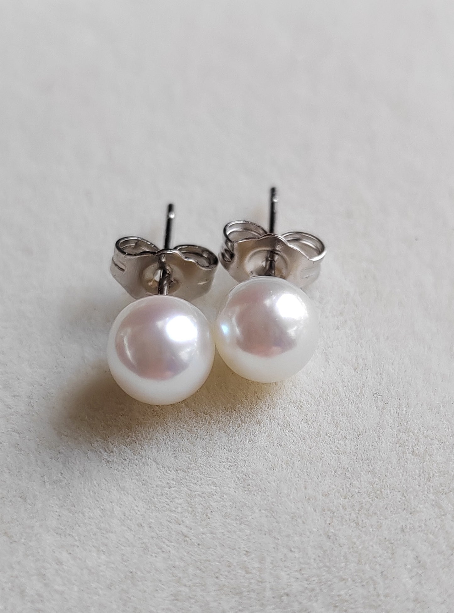 5.5-6mm Genuine Akoya Saltwater pearls every day earrings studs