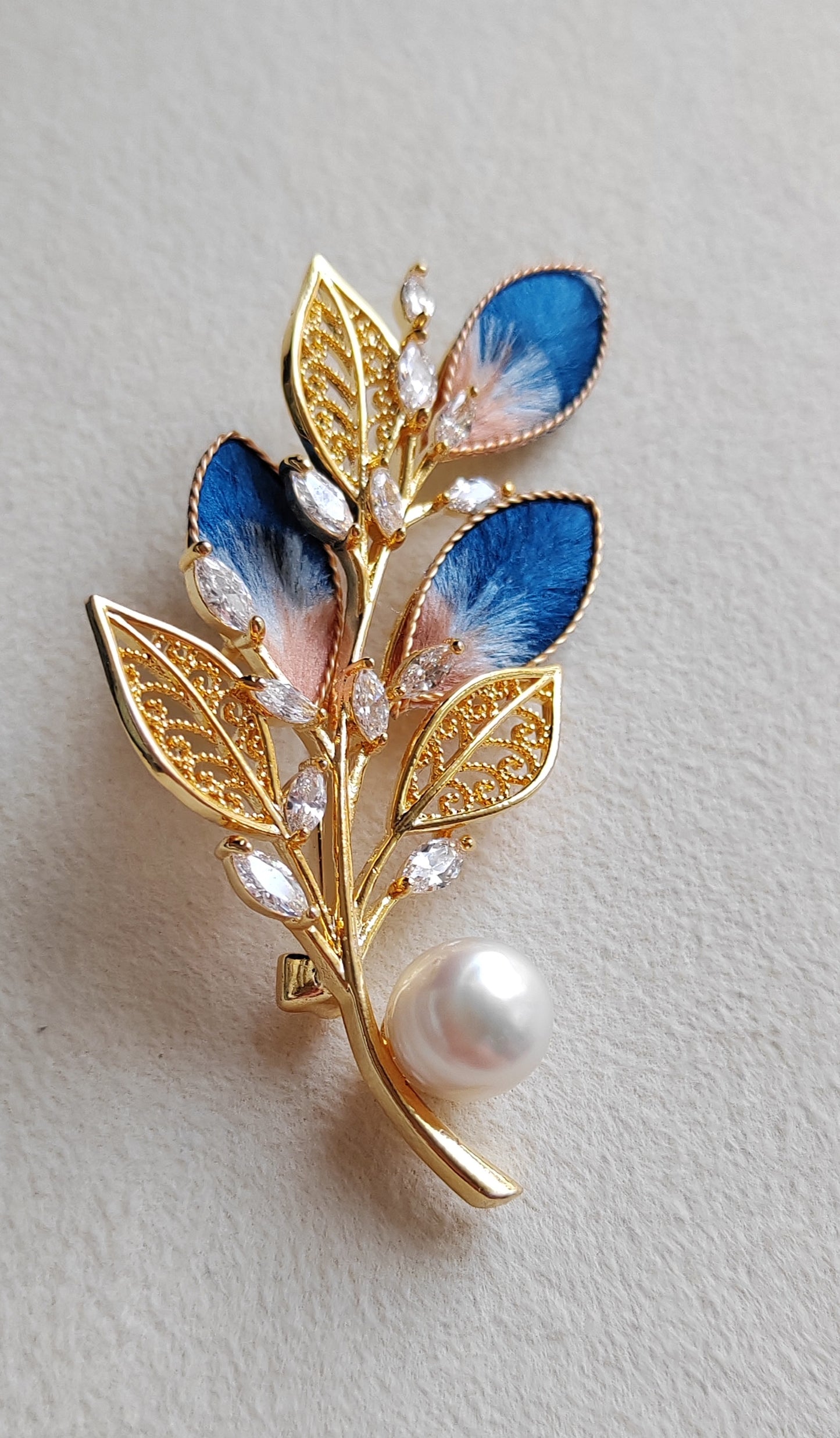 'Early Autumn' brooch genuine south sea white pearl 9.7mm
