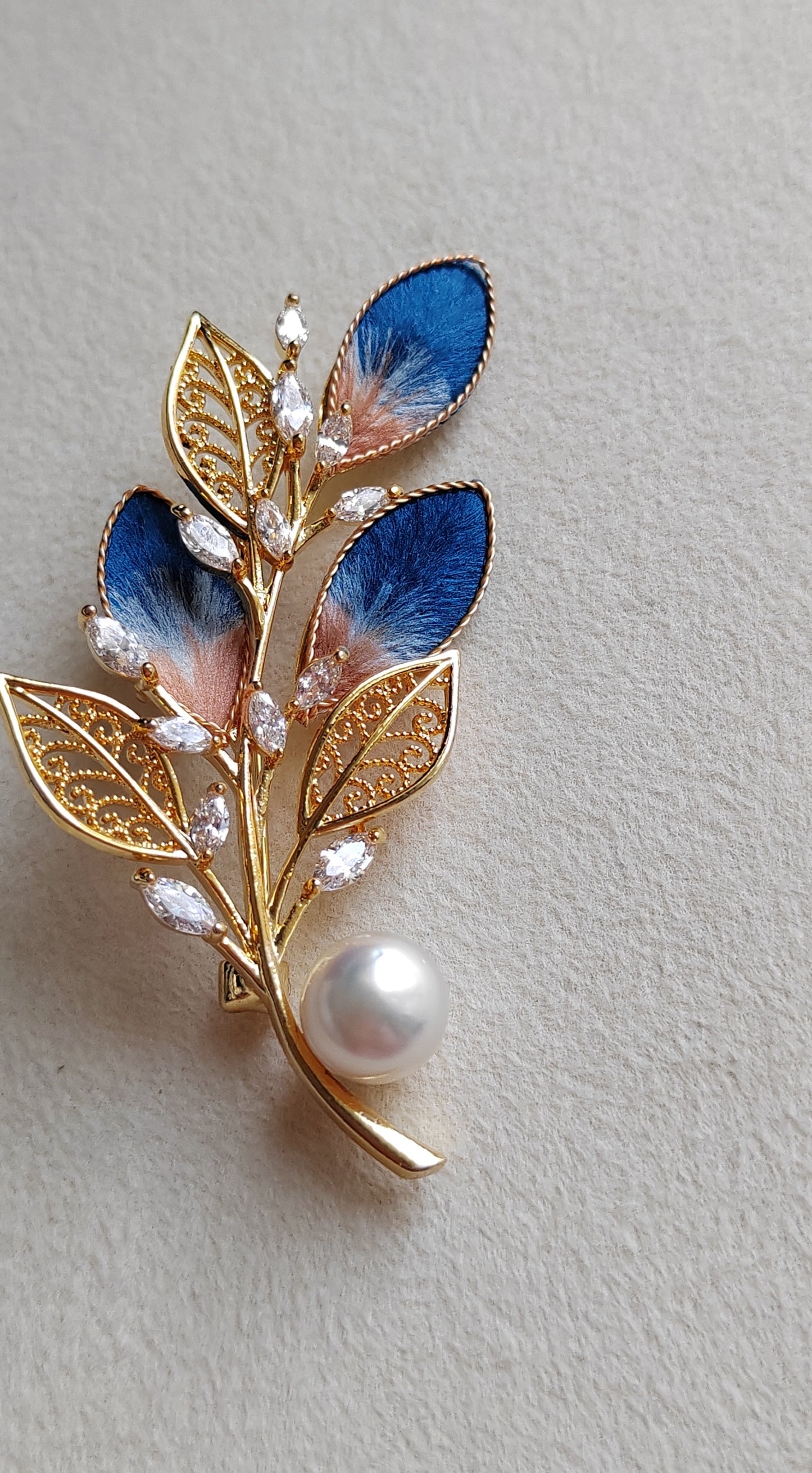 'Early Autumn' brooch genuine south sea white pearl 9.7mm