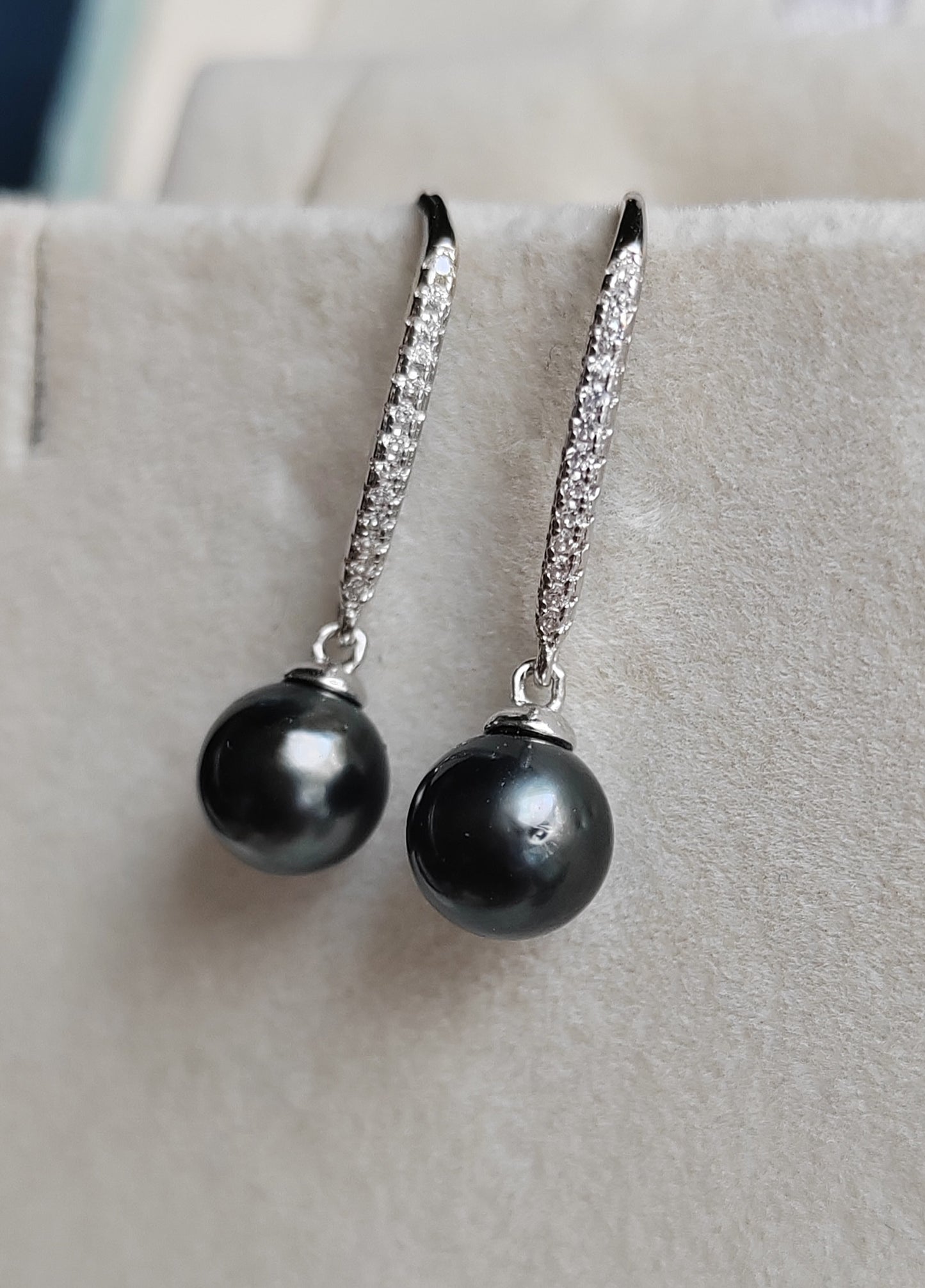 7.7mm Genuine tahitian south sea pearls Round classic dangling earrings