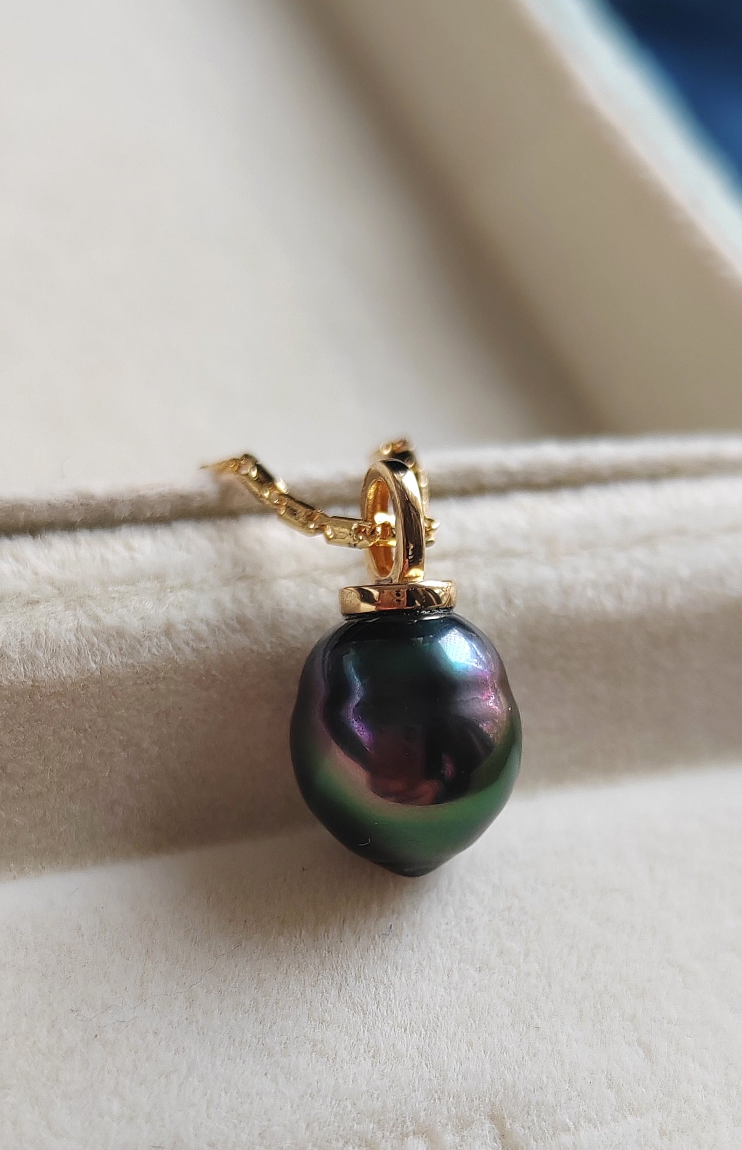 18k gold pendant genuine Mangareva tahitian south sea pearl 9.8x11.4mm