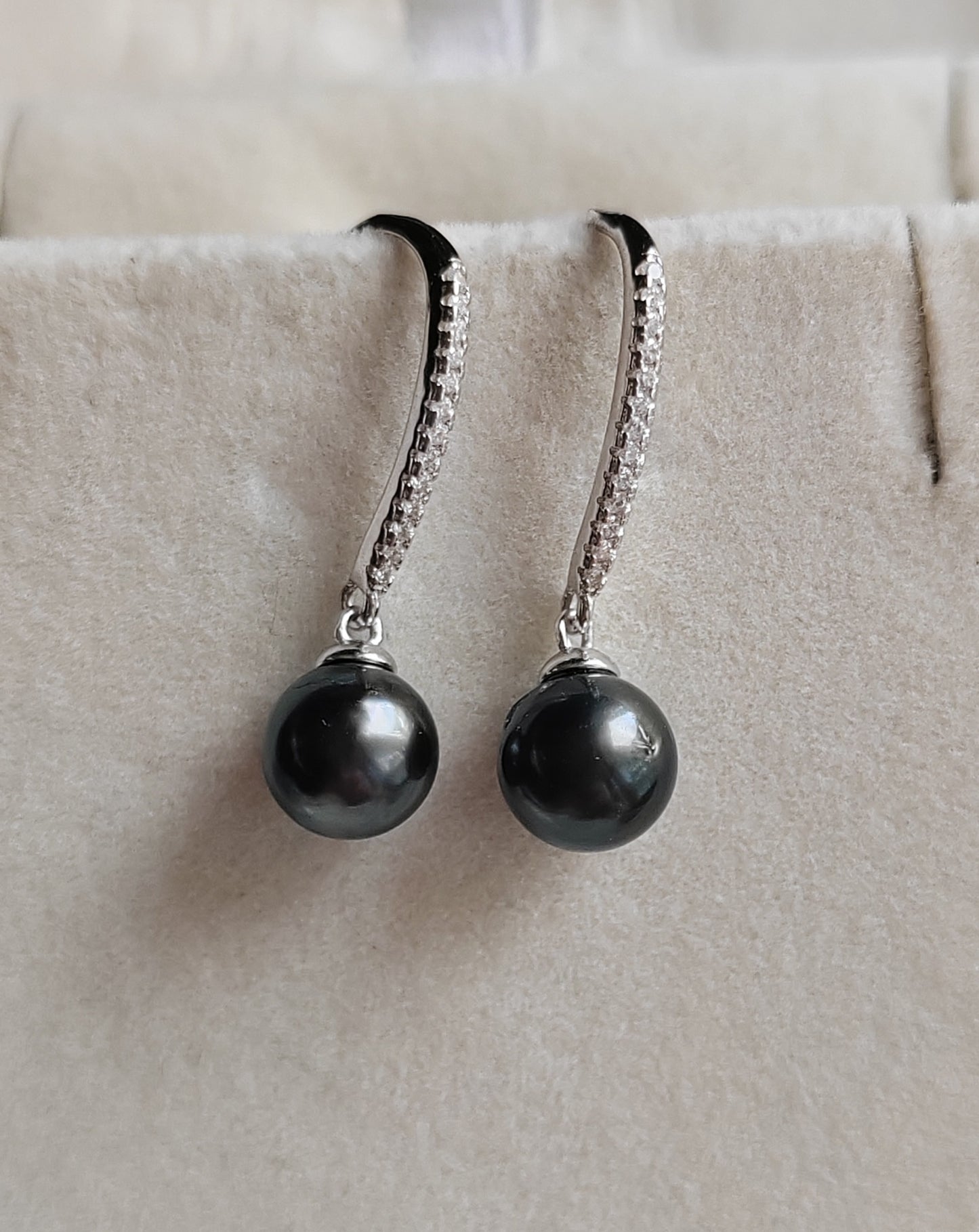 7.7mm Genuine tahitian south sea pearls Round classic dangling earrings