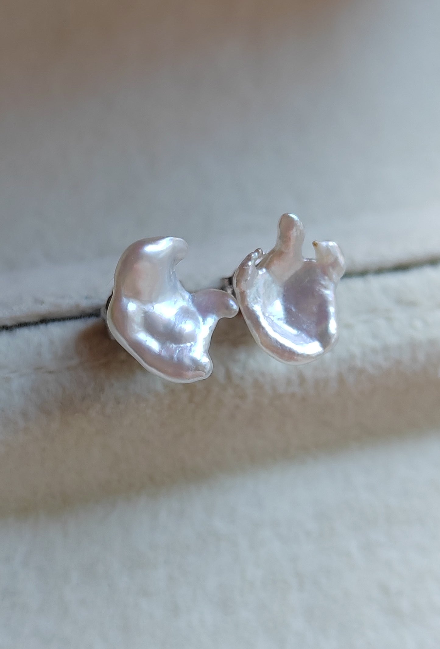 'Wild' earrings studs genuine white south sea Keshi pearls