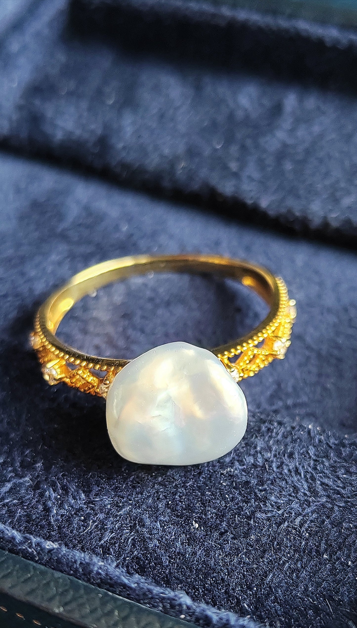 'Wild' Genuine Australian south sea Keshi pearl 18k gold Balletcore ring