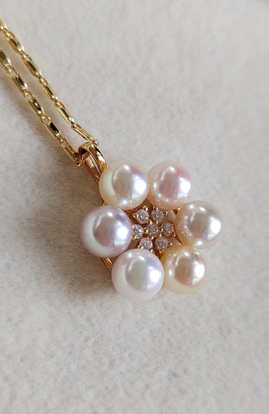 'Pleasure Blossom' 18k gold pendant genuine Japanese akoya pearls