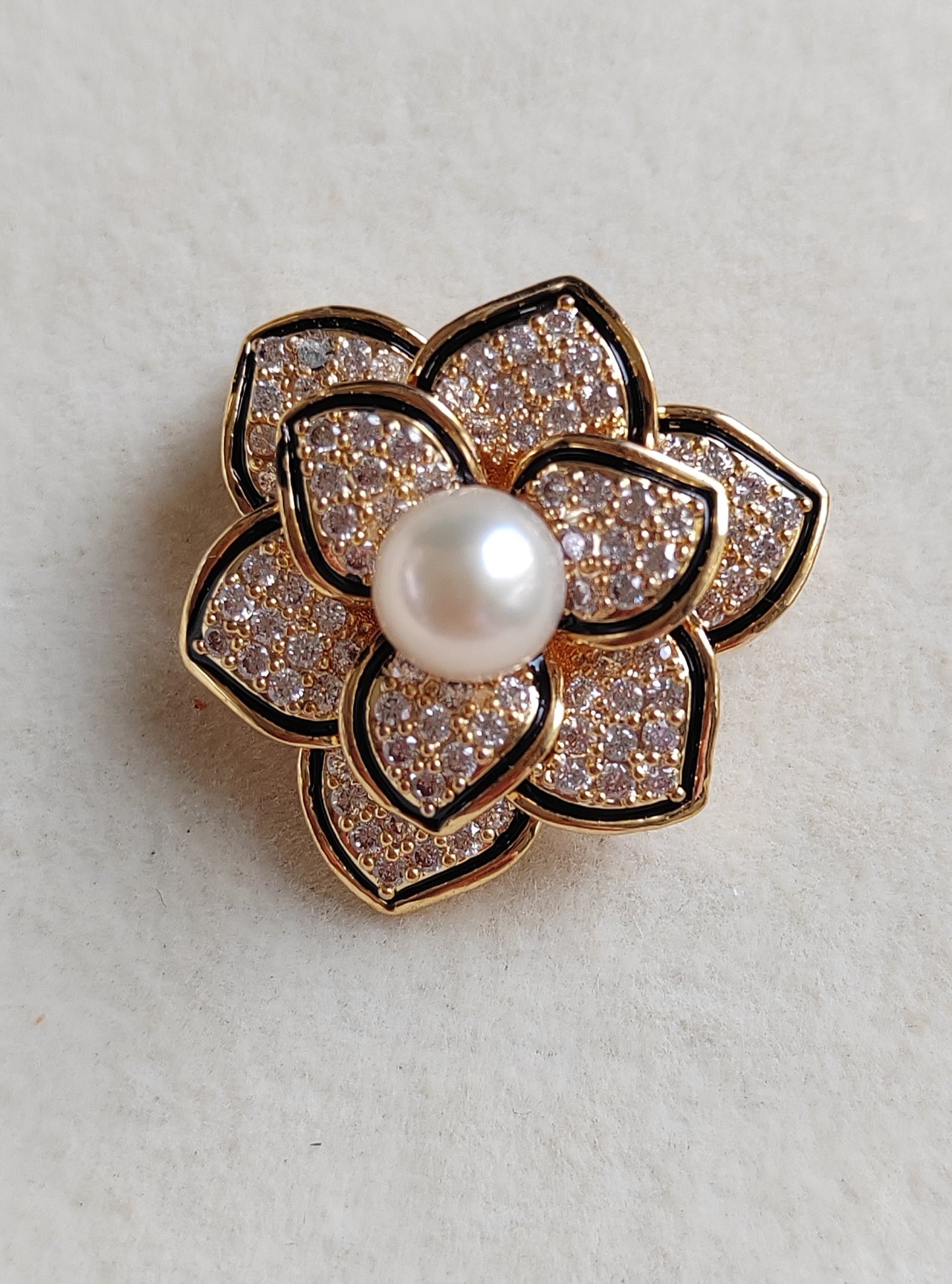 'Little Camellia' Brooch genuine freshwater pearl 6.3mm round