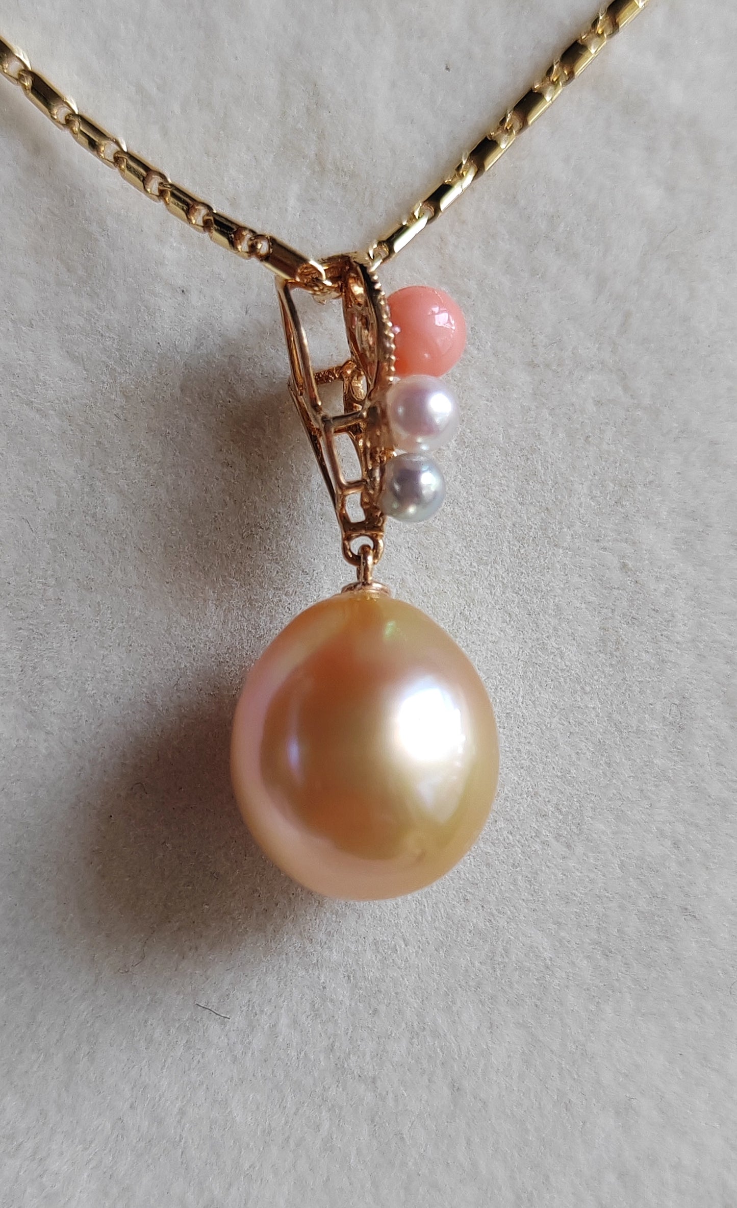 'Sunset' 18k gold diamond pendant genuine golden south sea pearl and Coral