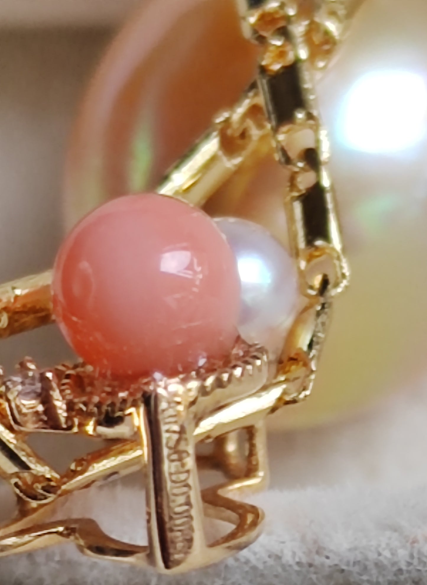 'Sunset' 18k gold diamond pendant genuine golden south sea pearl and Coral