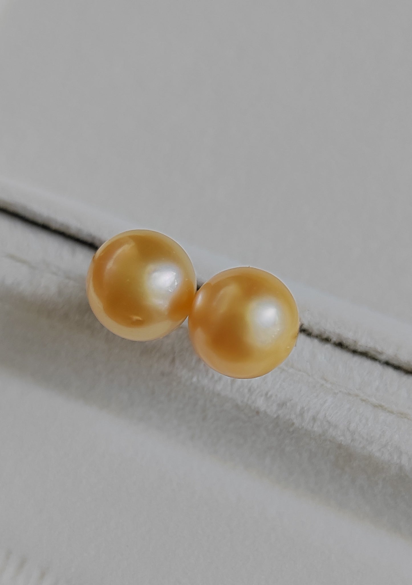 8.8mm Genuine golden south sea pearls Essential earrings studs