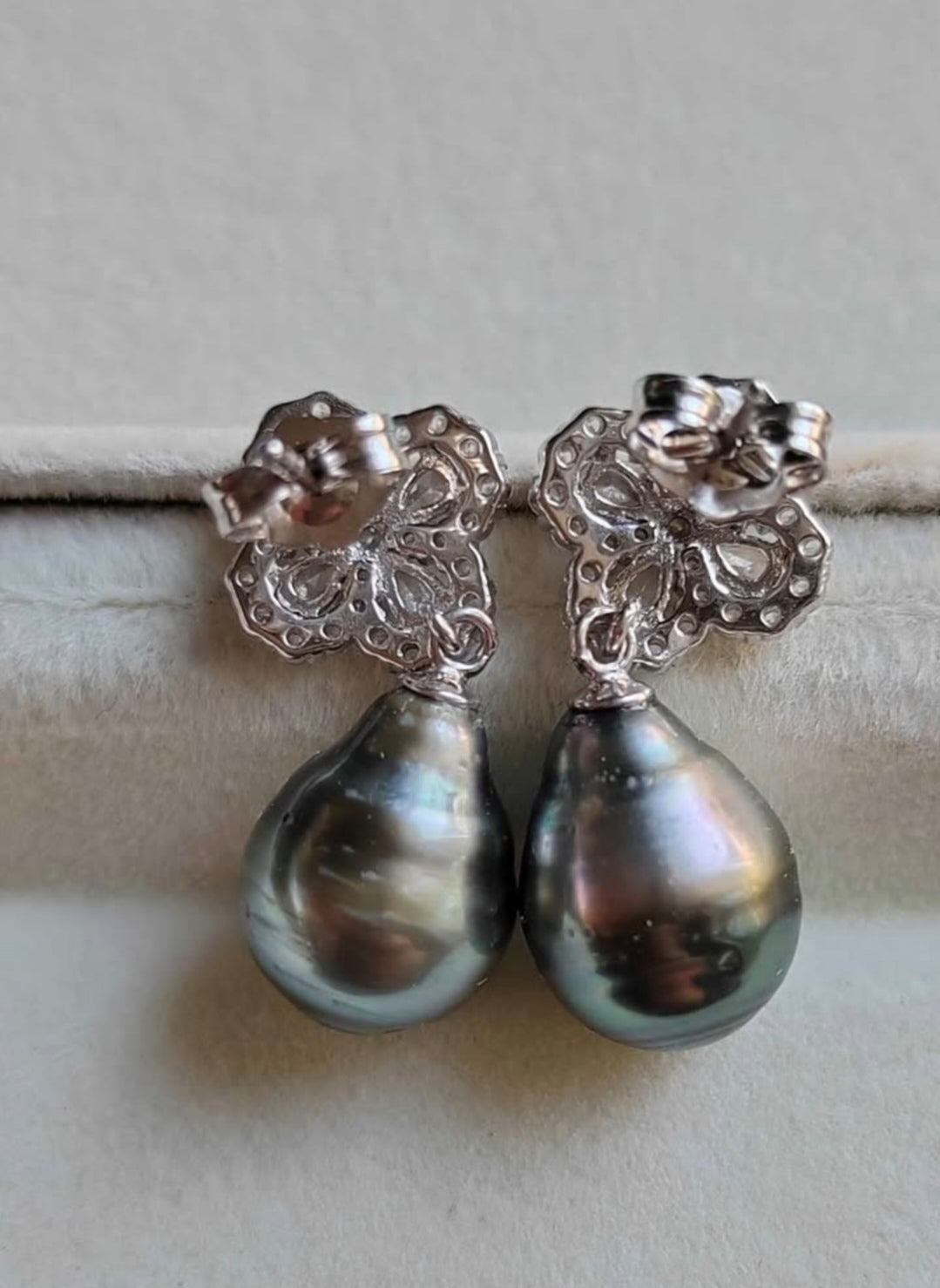 'Silver Clovers' Jewellry set Genuine tahitian sea pearls 9.6-9.9mm