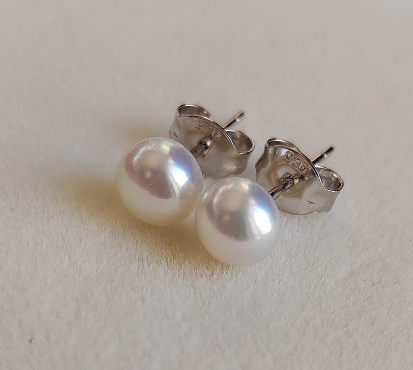 5.5-6mm Genuine freshwater pearls Essential earrings studs