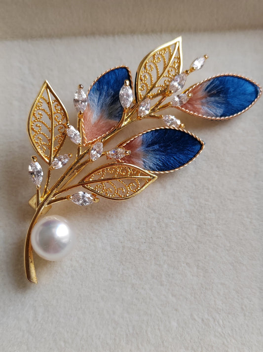 'Early Autumn' brooch genuine south sea white pearl 9.7mm