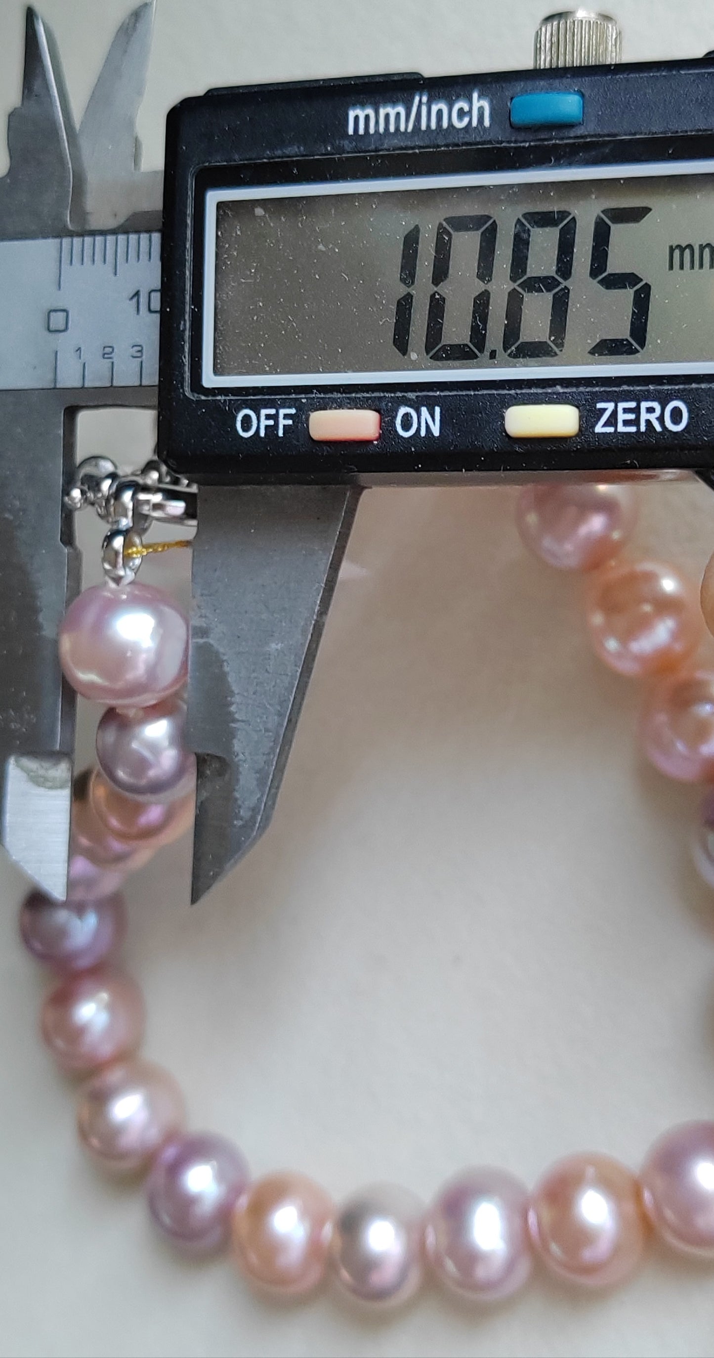 'Rainbow' necklace 10.8-13mm Genuine freshwater pearls