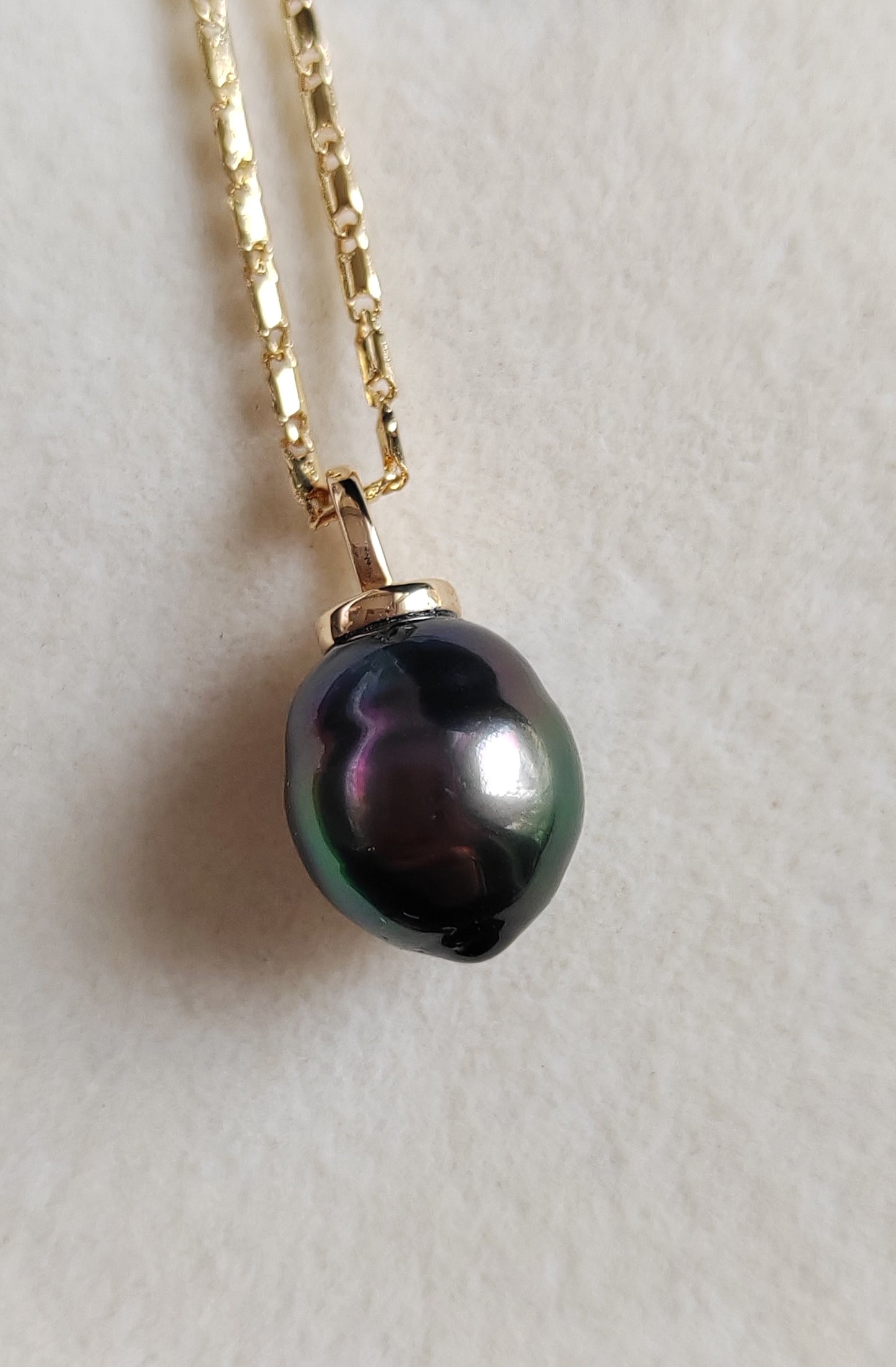18k gold pendant genuine Mangareva tahitian south sea pearl 9.8x11.4mm