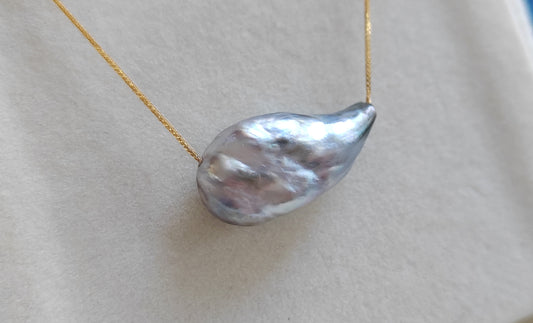 'Wild' 18k gold solitaire necklace Genuine tahitian Keshi pearl 11.2x22mm