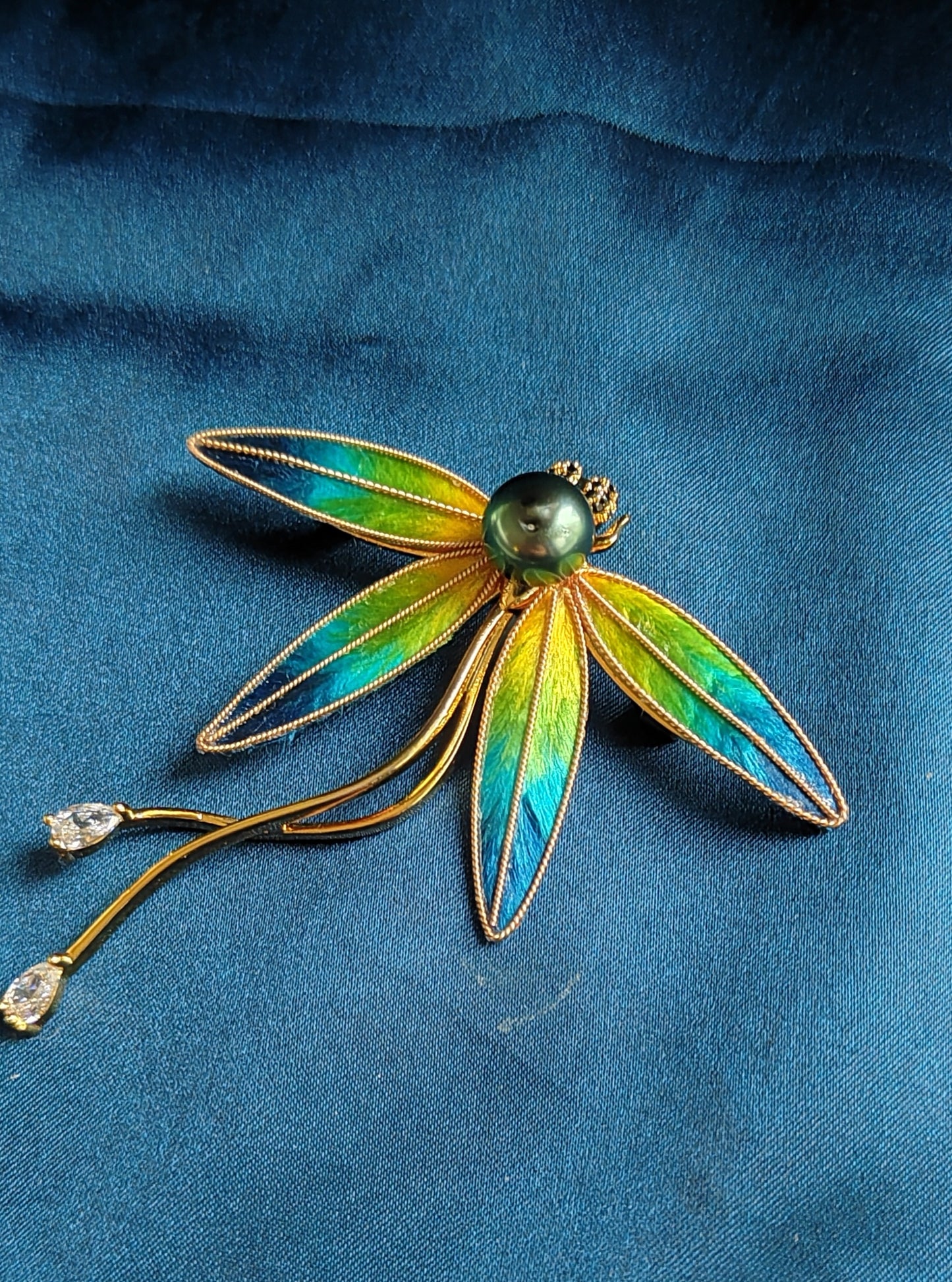 'Dragonfly' Genuine Tahitian sea pearl 9.3mm brooch