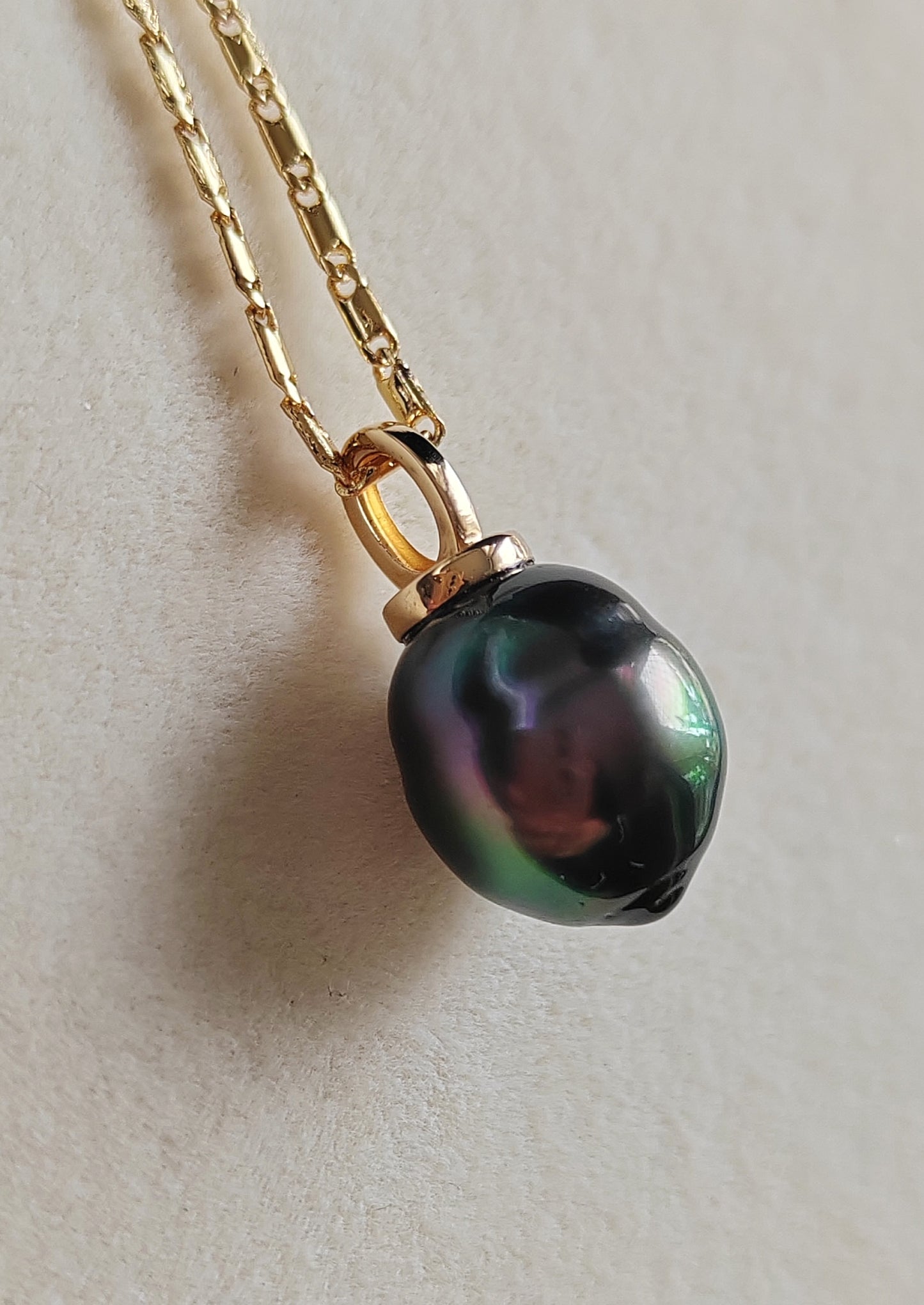 18k gold pendant genuine Mangareva tahitian south sea pearl 9.8x11.4mm