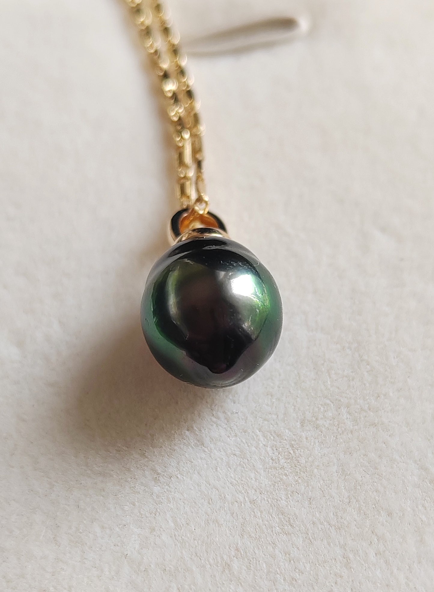 18k gold pendant genuine Mangareva tahitian south sea pearl 9.8x11.4mm