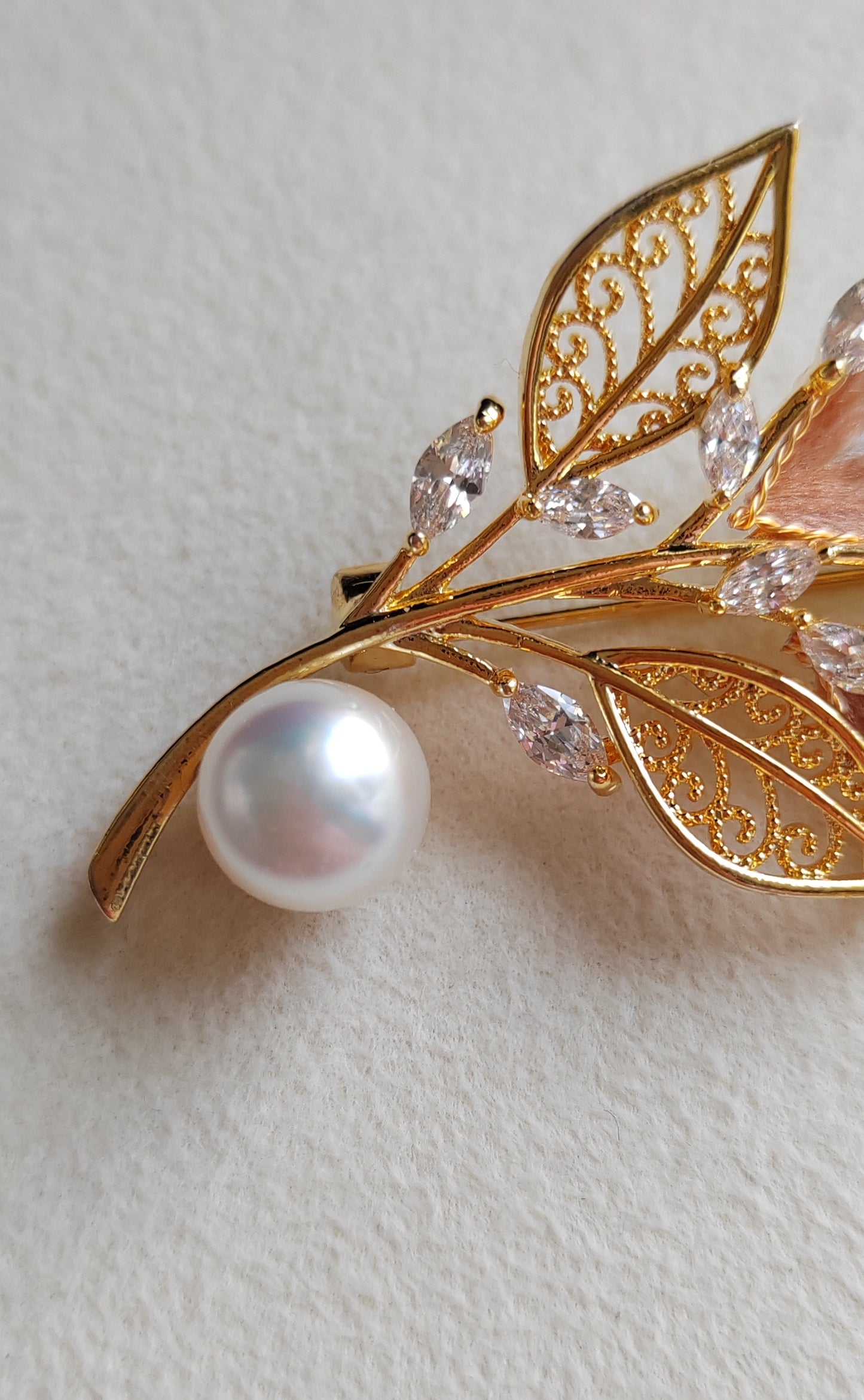 'Early Autumn' brooch genuine south sea white pearl 9.7mm