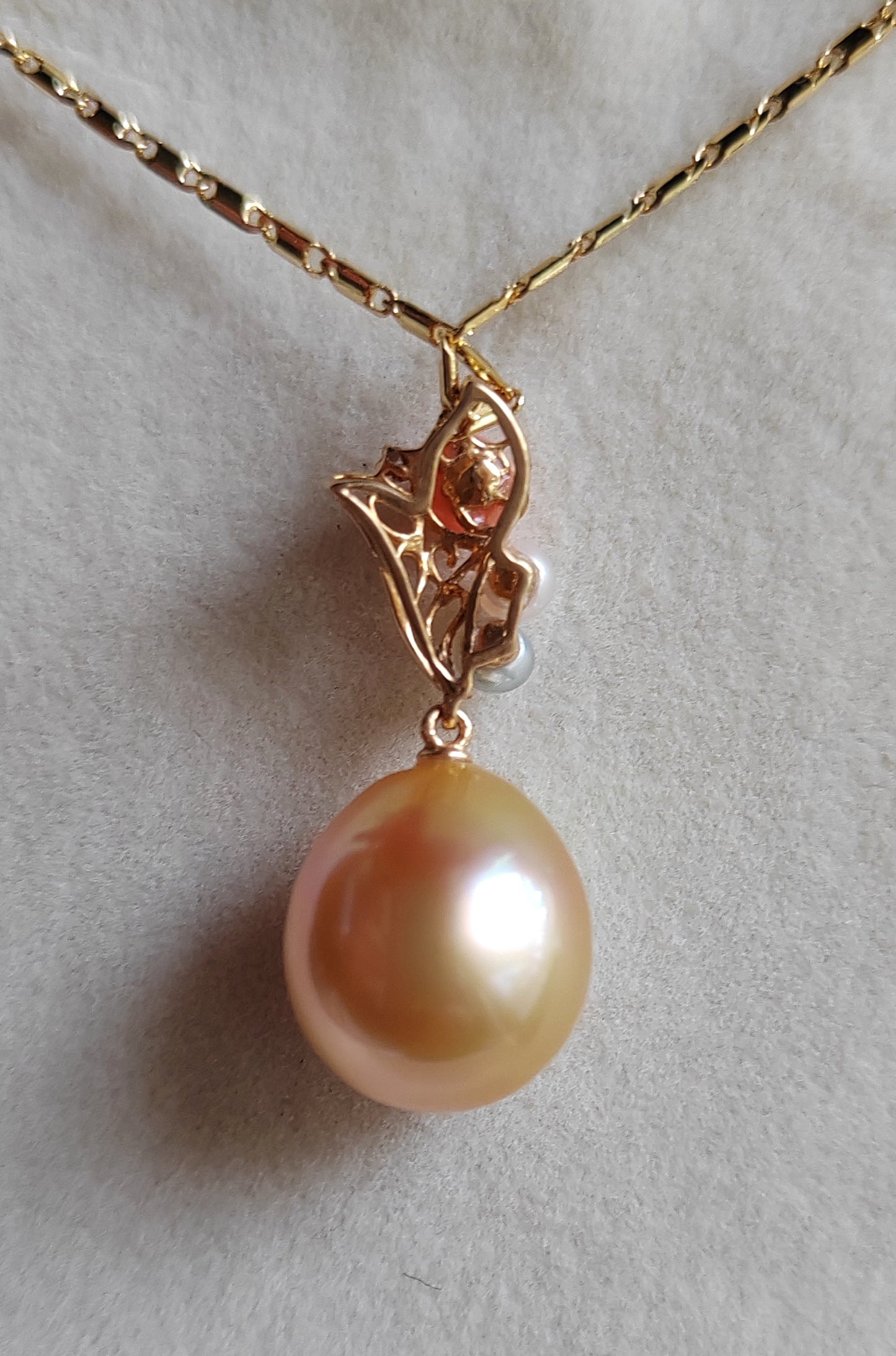 'Sunset' 18k gold diamond pendant genuine golden south sea pearl and Coral