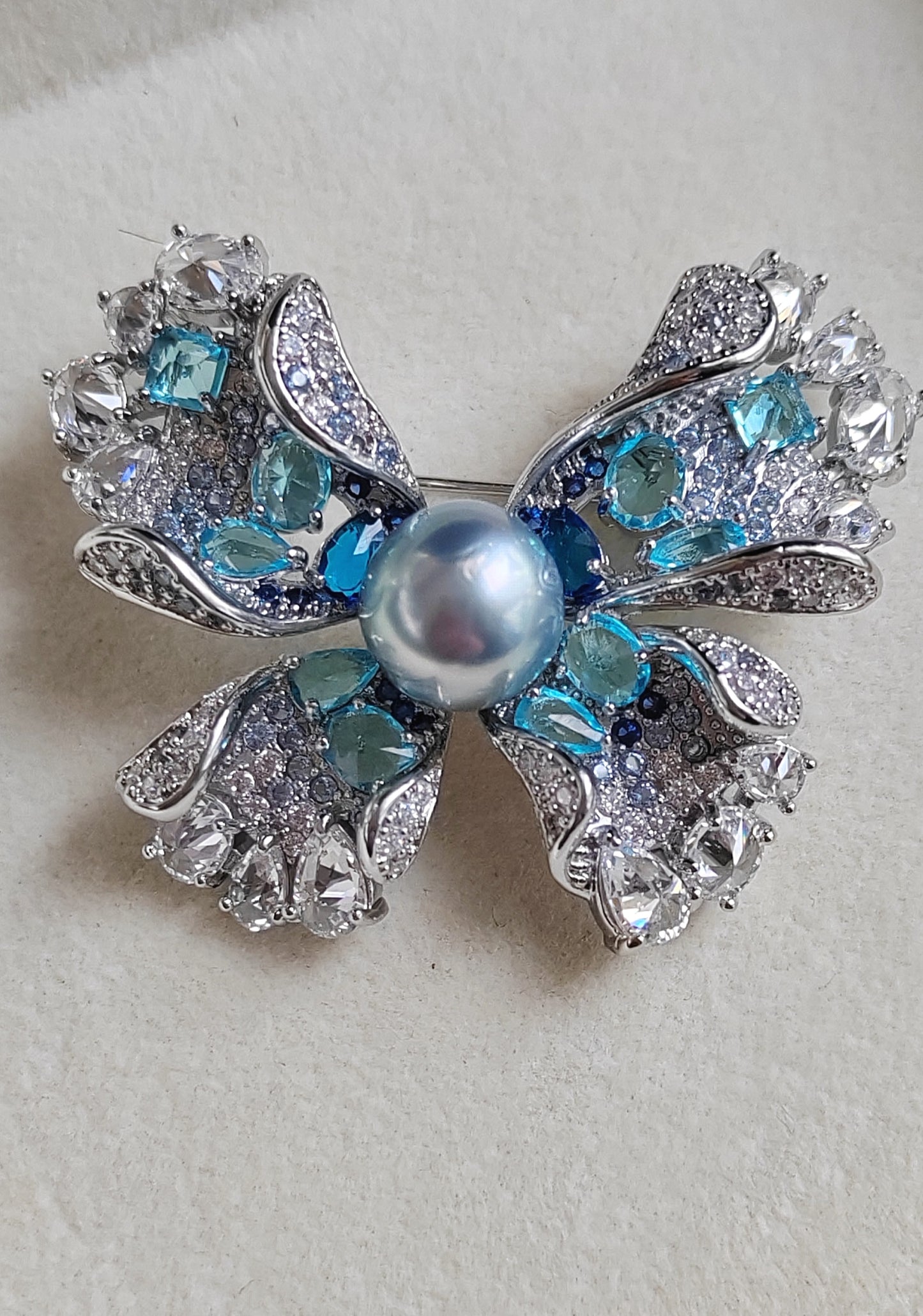 'Blue Butterfly' genuine tahitian sea pearl 10.6mm stunning brooch