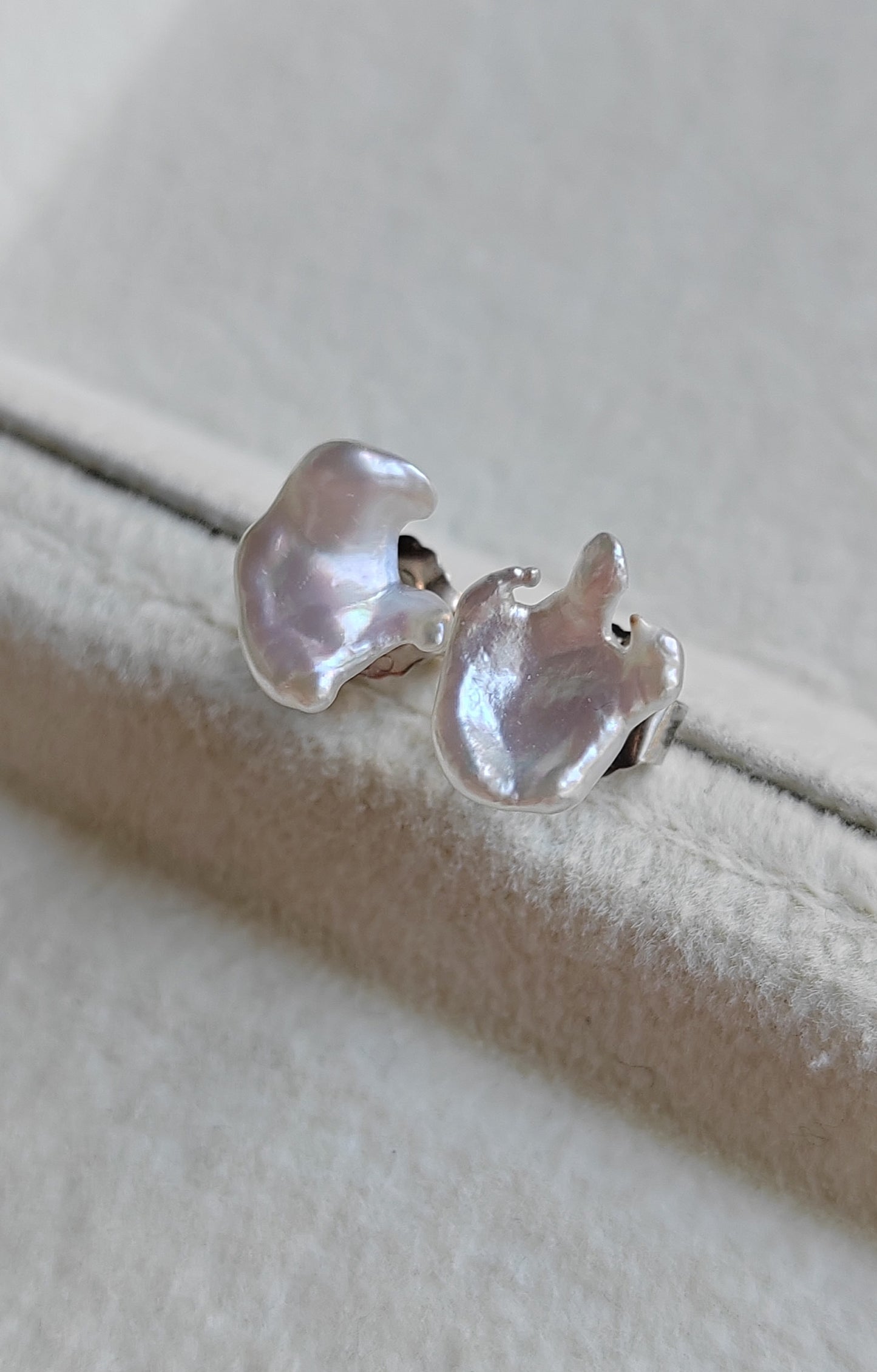 'Wild' earrings studs genuine white south sea Keshi pearls