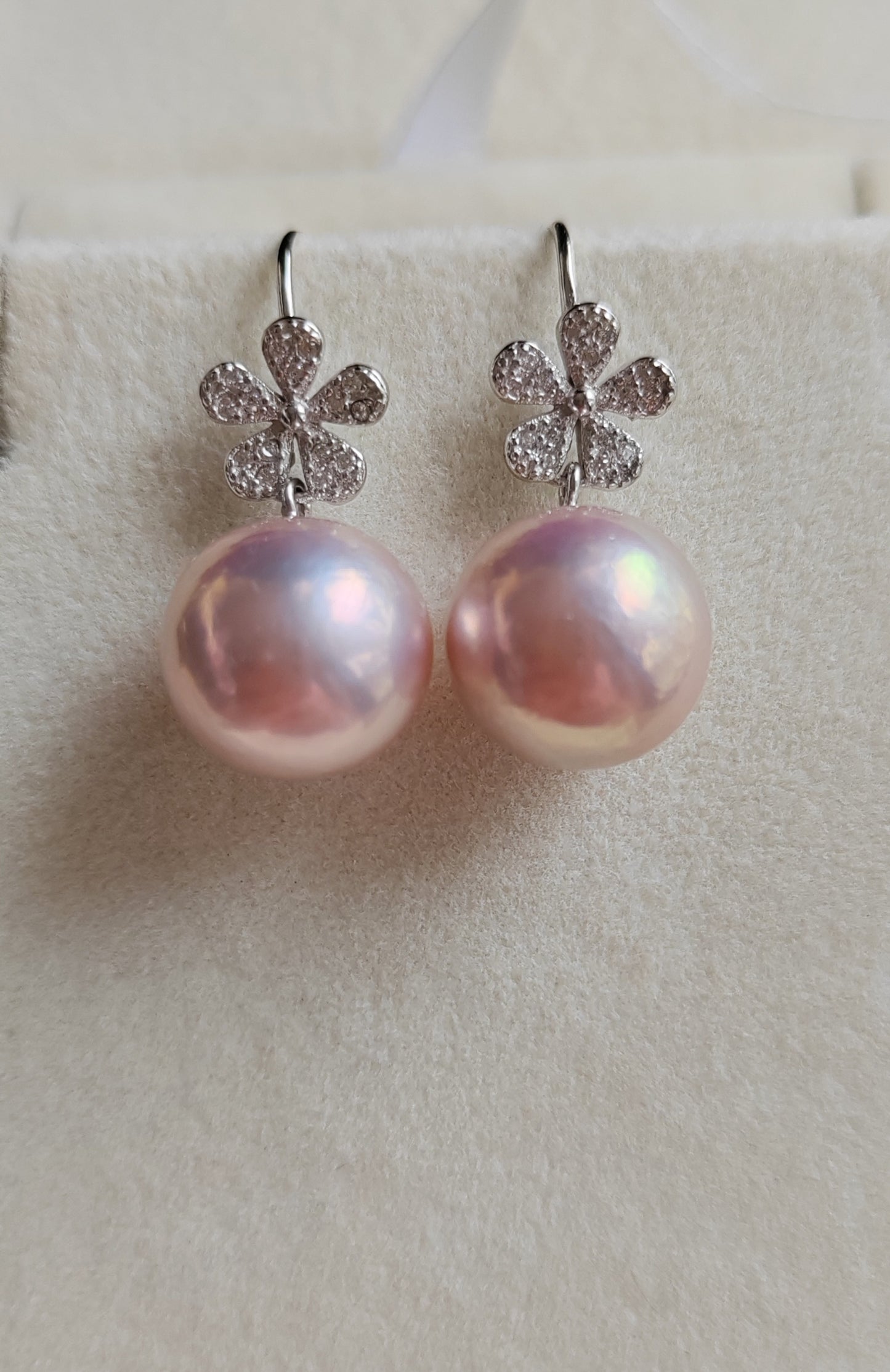 11.4mm Genuine freshwater pearls 'Flowers' earrings