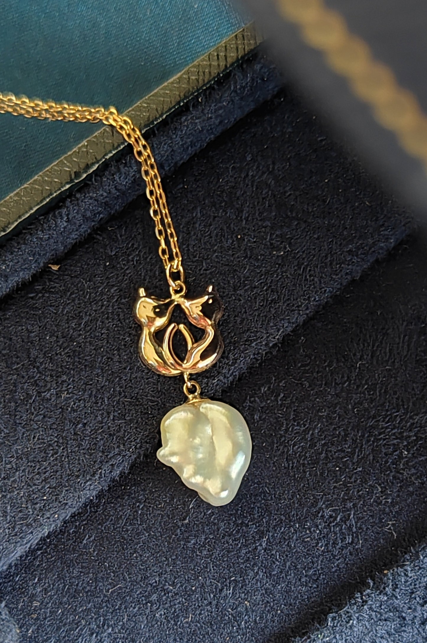 'Wild' Genuine Australian south sea Keshi 'Love cat' 10k necklace