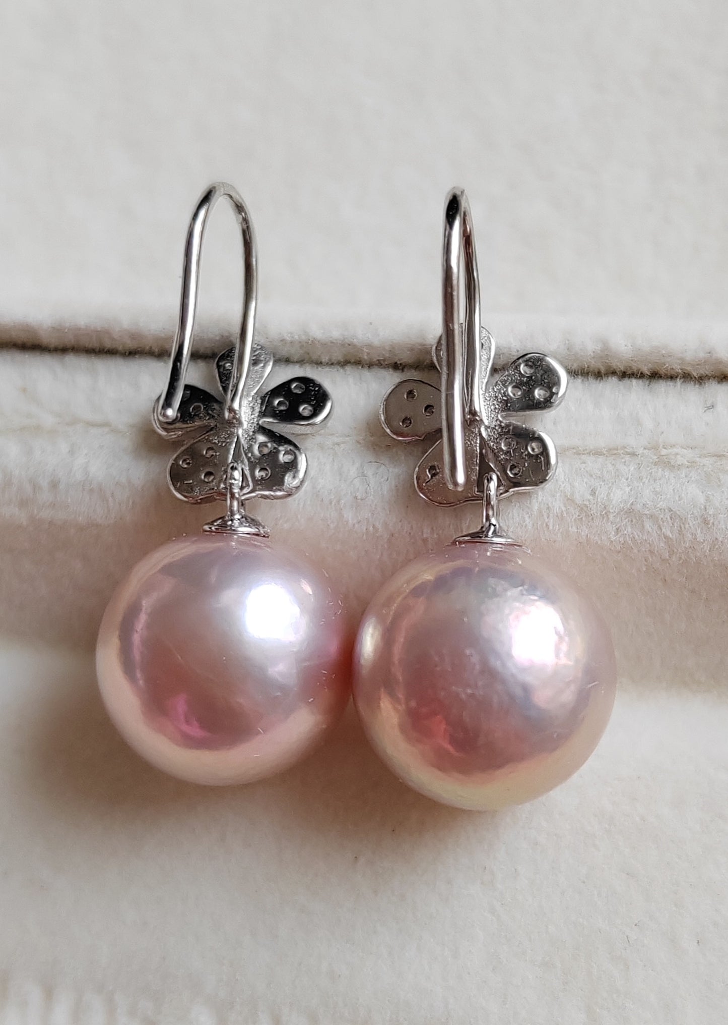 11.4mm Genuine freshwater pearls 'Flowers' earrings