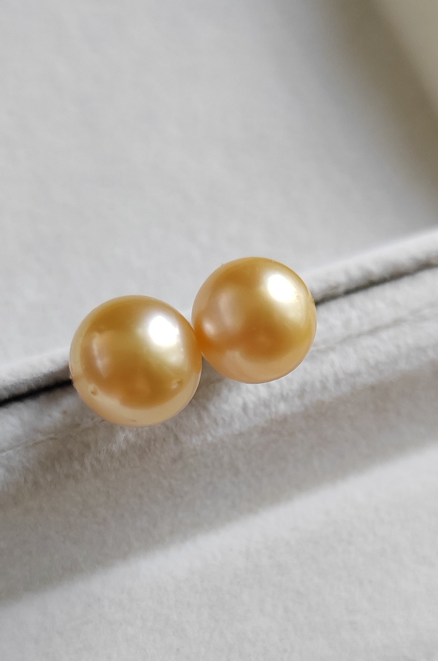 8.8mm Genuine golden south sea pearls Essential earrings studs