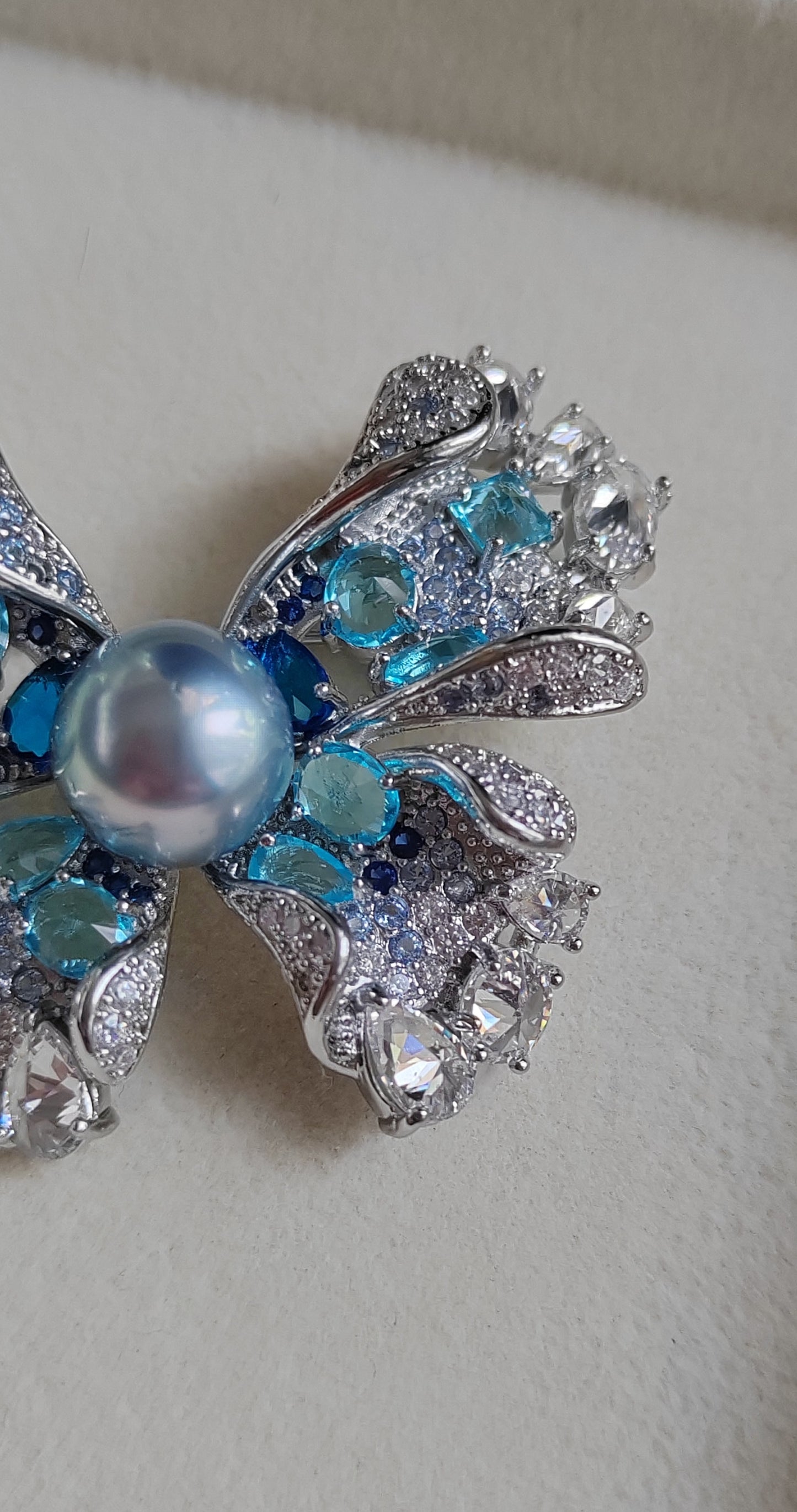 'Blue Butterfly' genuine tahitian sea pearl 10.6mm stunning brooch