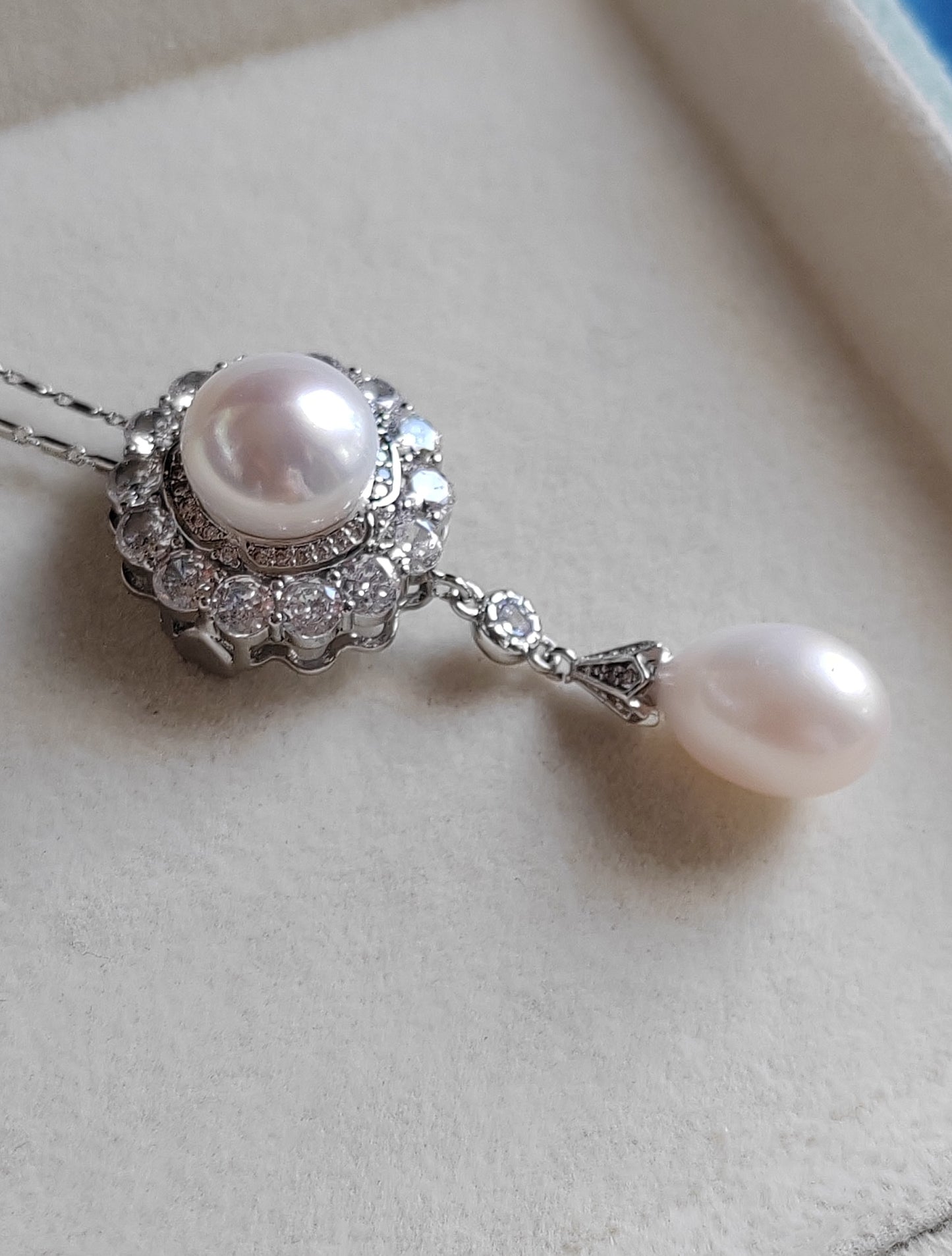 Elegant French style brooch & necklace genuine freshwater pearls 9.8-10.9mm