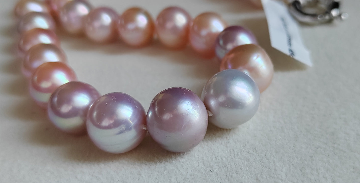 'Rainbow' necklace 10.8-13mm Genuine freshwater pearls
