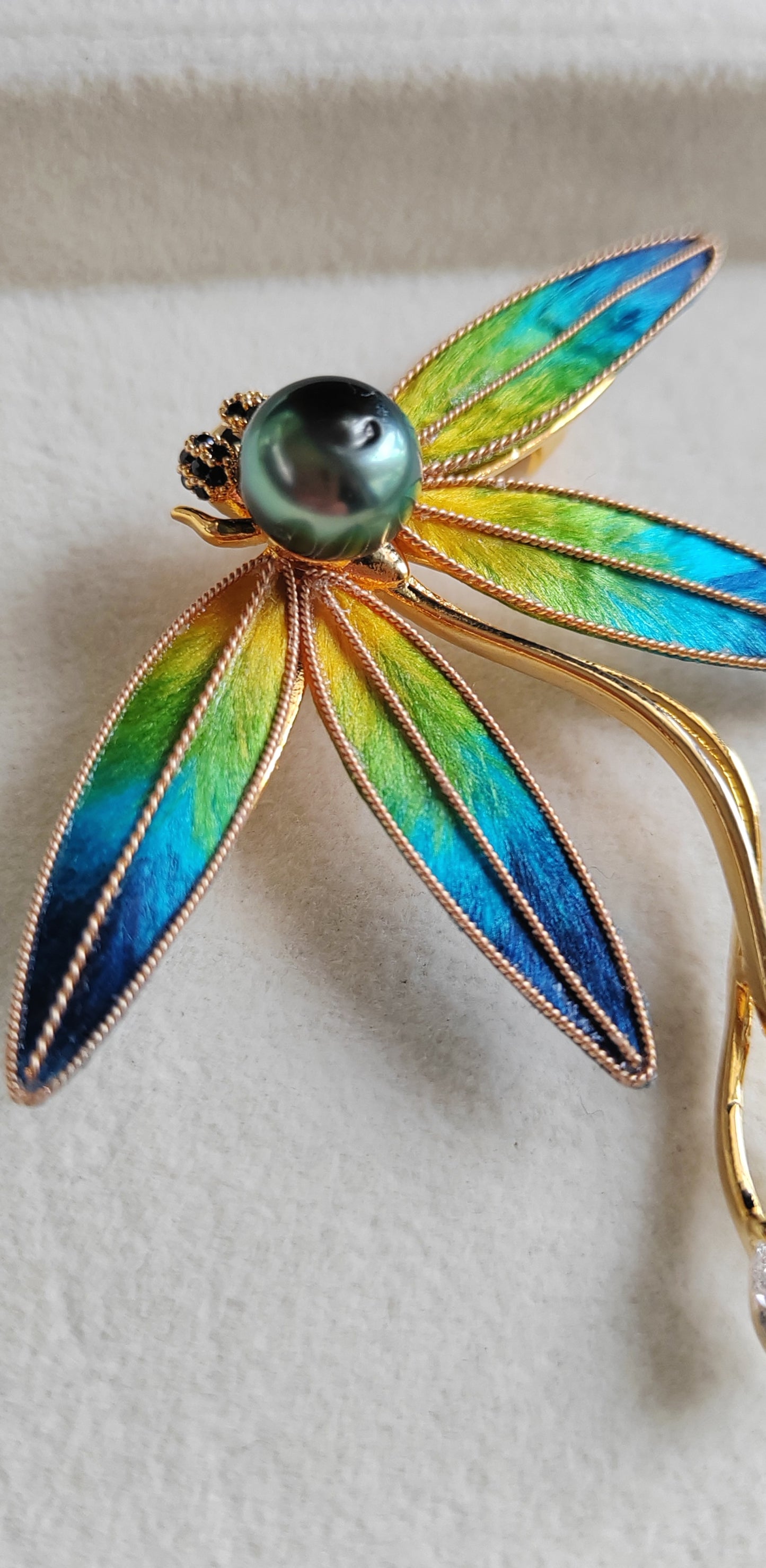 'Dragonfly' Genuine Tahitian sea pearl 9.3mm brooch