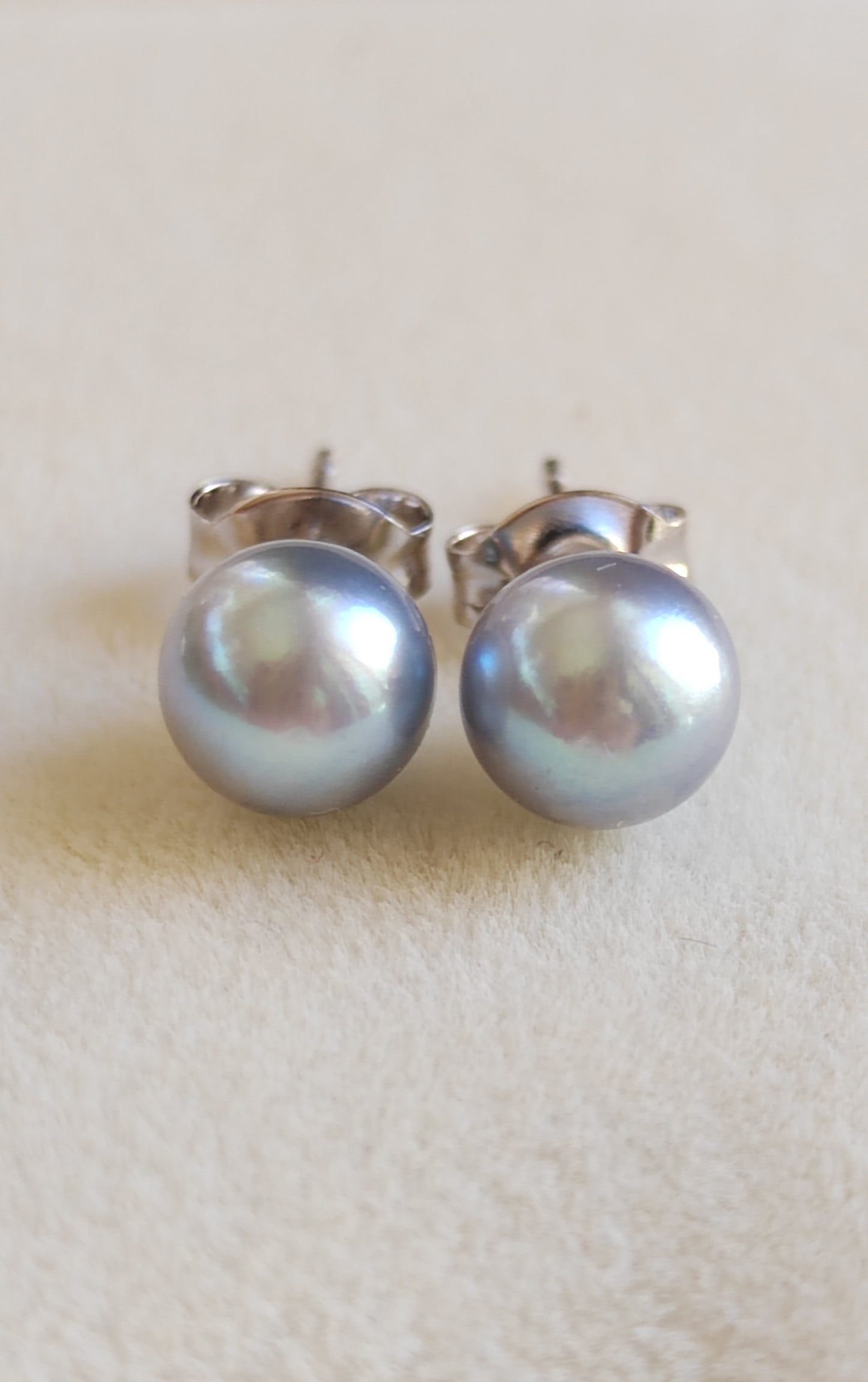 6-6.5mm Genuine silver Akoya pearls Essential earrings studs