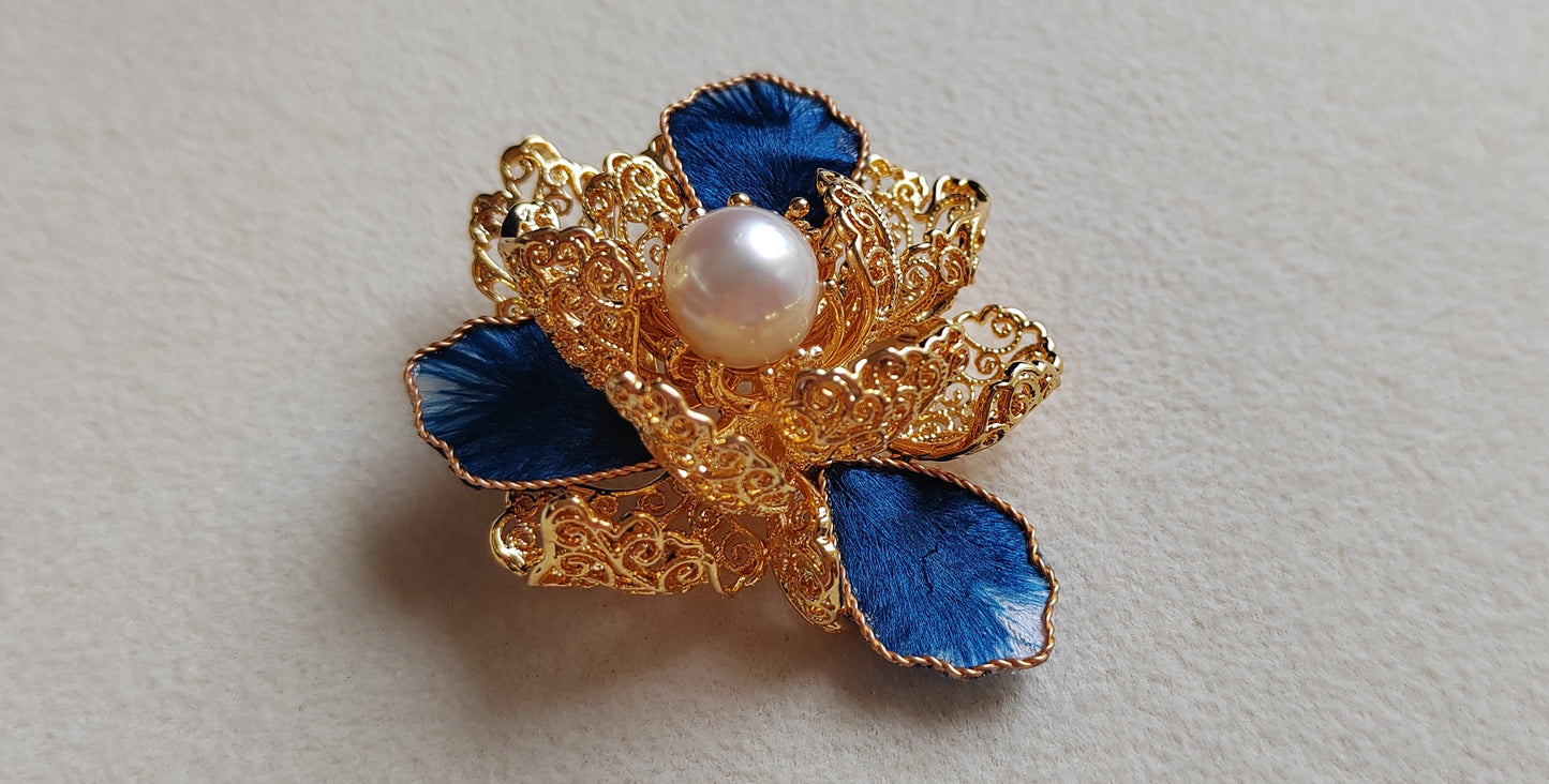'Peony' brooch /pendant genuine south sea white pearl 9.1mm